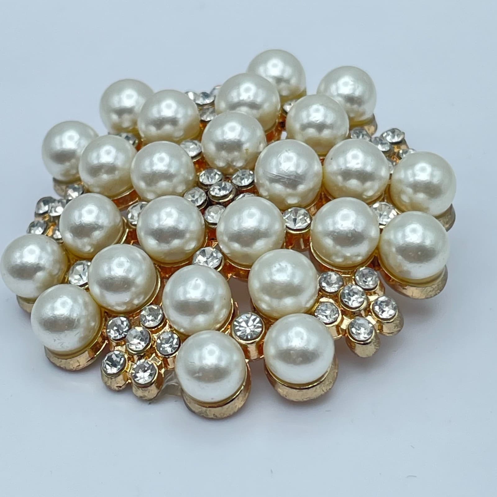 Gold-Tone Cluster Mother of Pearls Rhinestone Embellished Flower-Shaped Brooch - Thumbnail 5