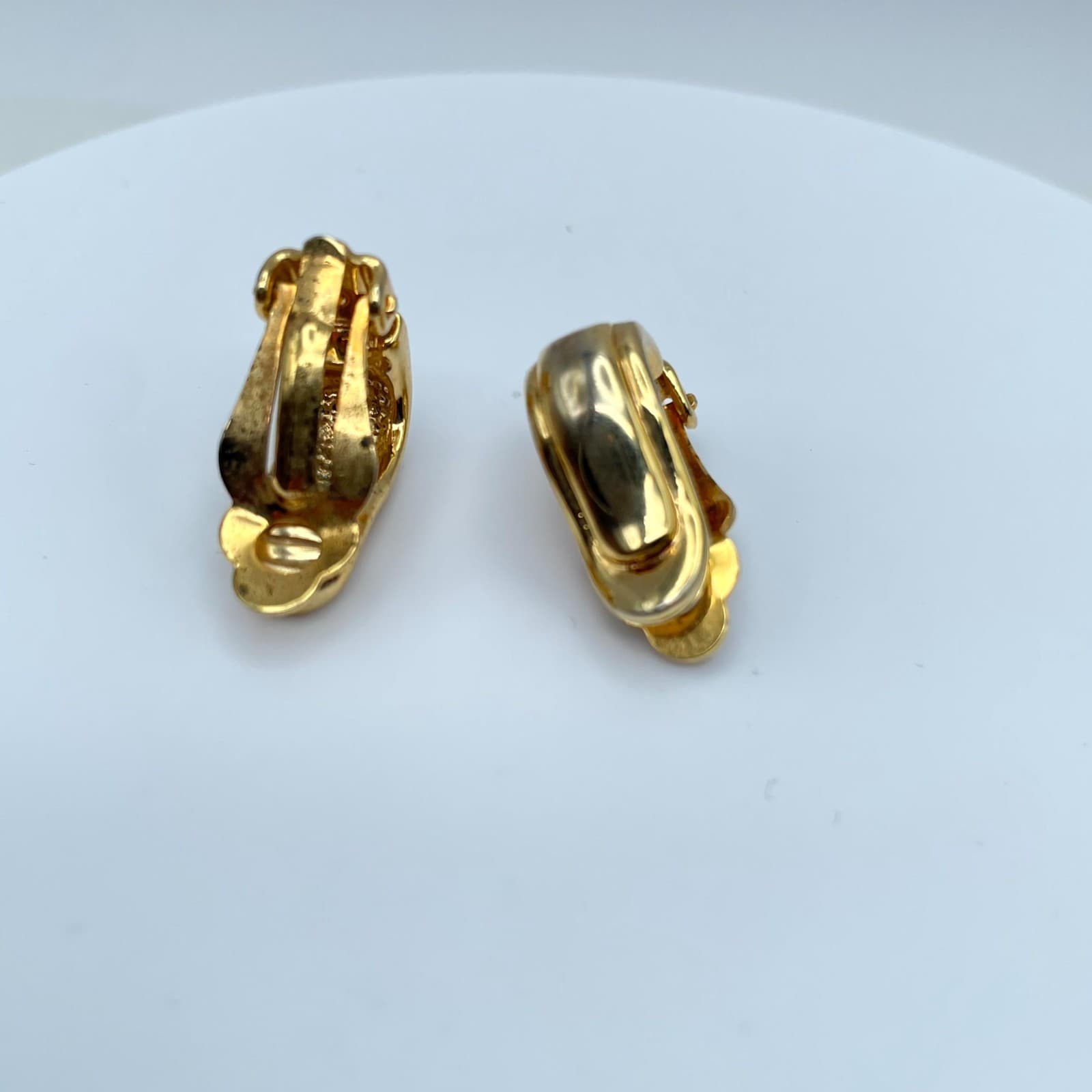Vintage Gold-Tone Classic Fashion Hollow Pierced Ladies J-Hoop Clip-On Earrings - Thumbnail 2