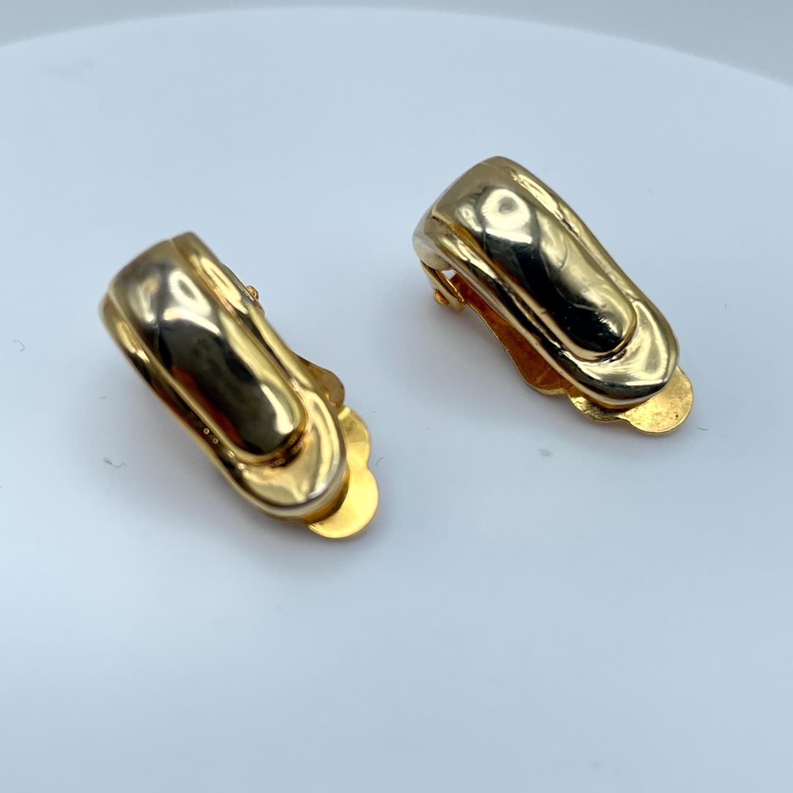 Vintage Gold-Tone Classic Fashion Hollow Pierced Ladies J-Hoop Clip-On Earrings - Thumbnail 7