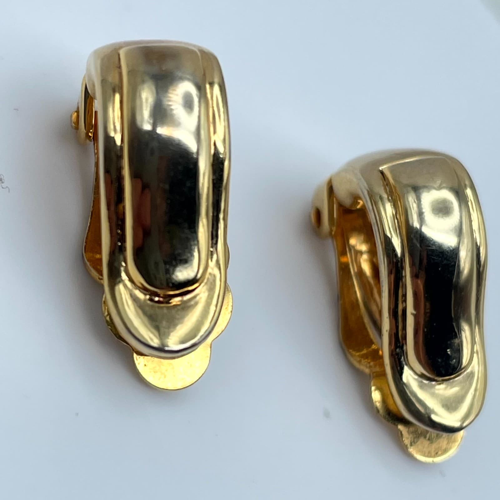 Vintage Gold-Tone Classic Fashion Hollow Pierced Ladies J-Hoop Clip-On Earrings - Thumbnail 9