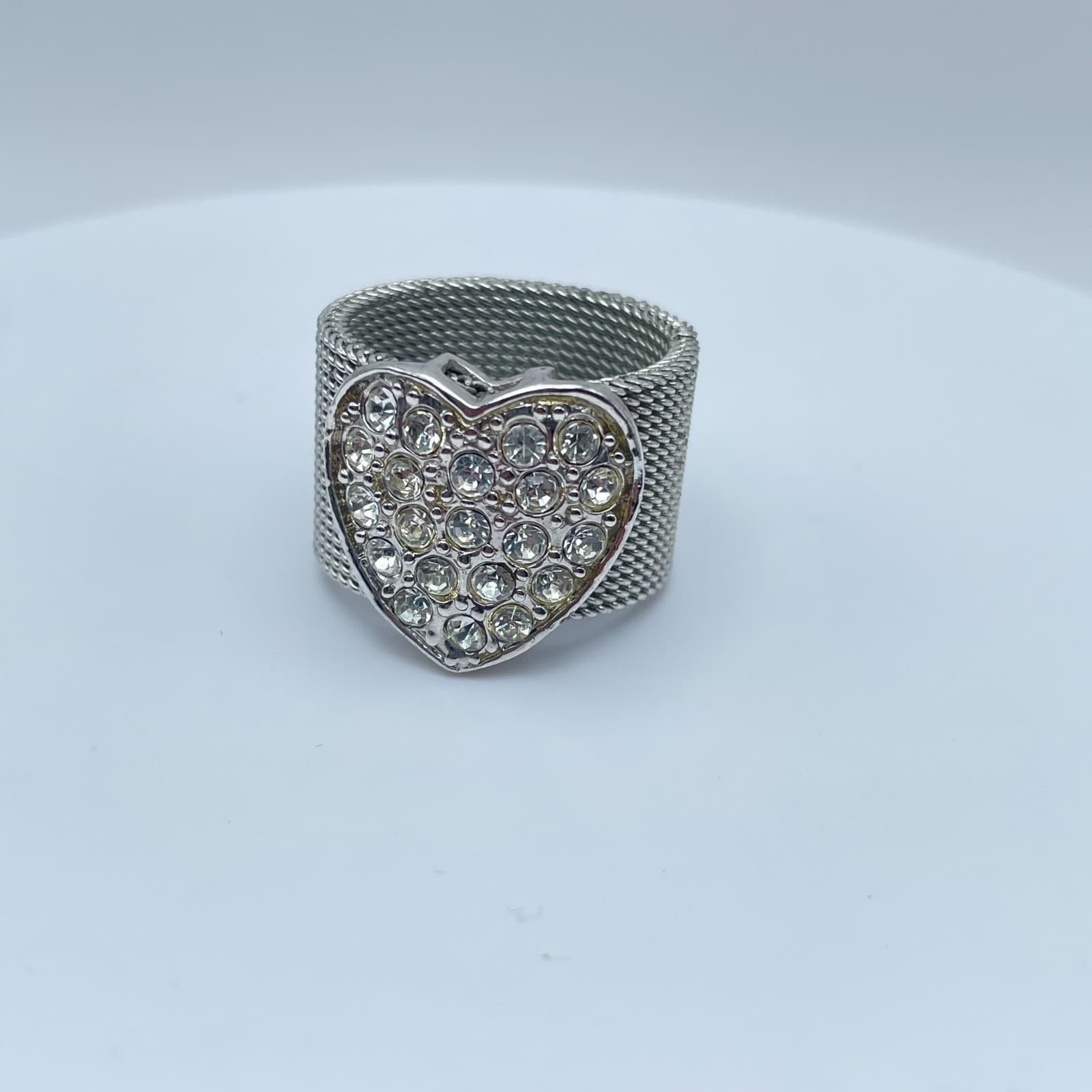 Silver-Tone Mesh Style Pave Rhinestone Heart-Shaped Top Class Band Cocktail Ring - Thumbnail 3