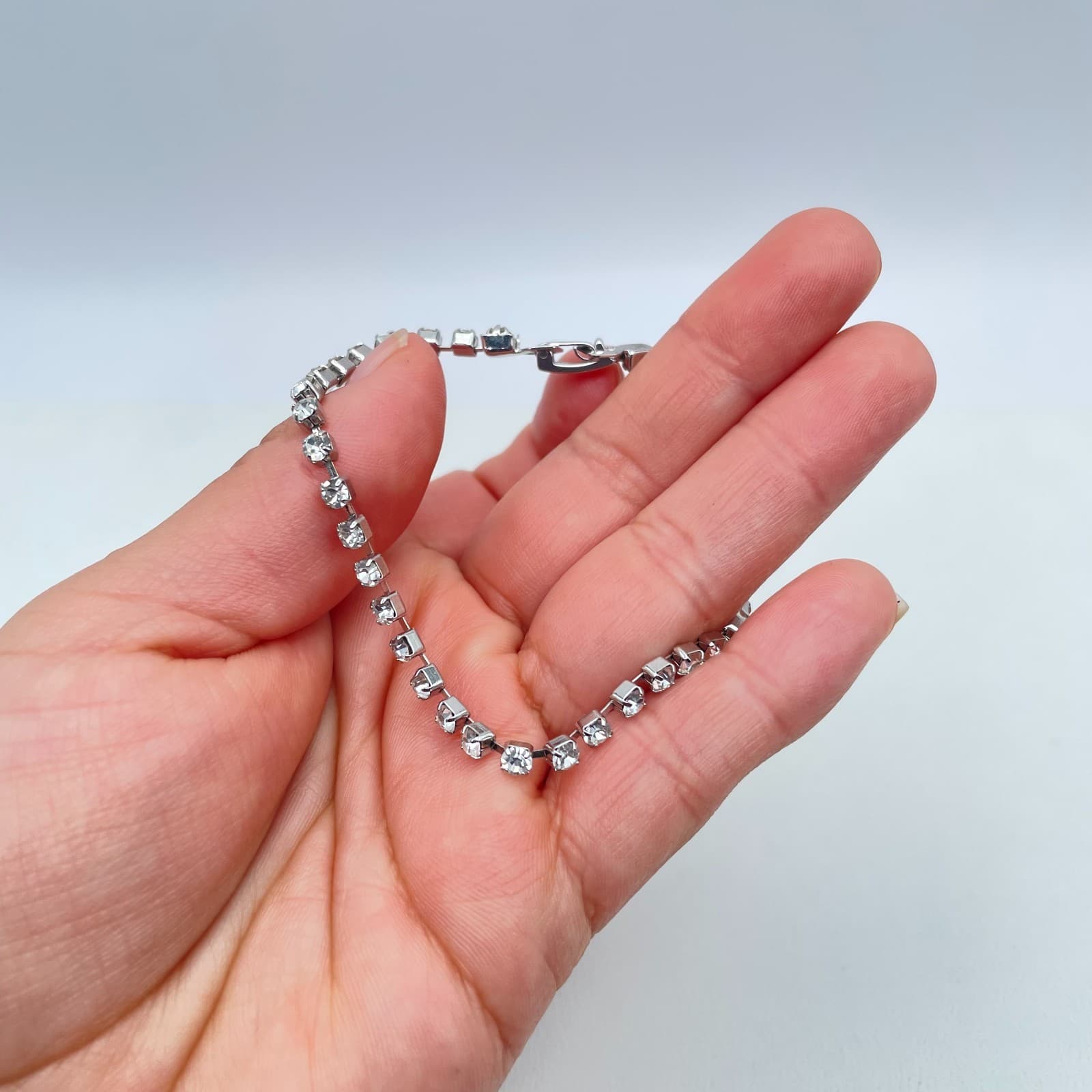 Vintage 1960s Silver-Tone Prong Rhinestone Embellished Tennis Box Clasp Bracelet - Thumbnail 4