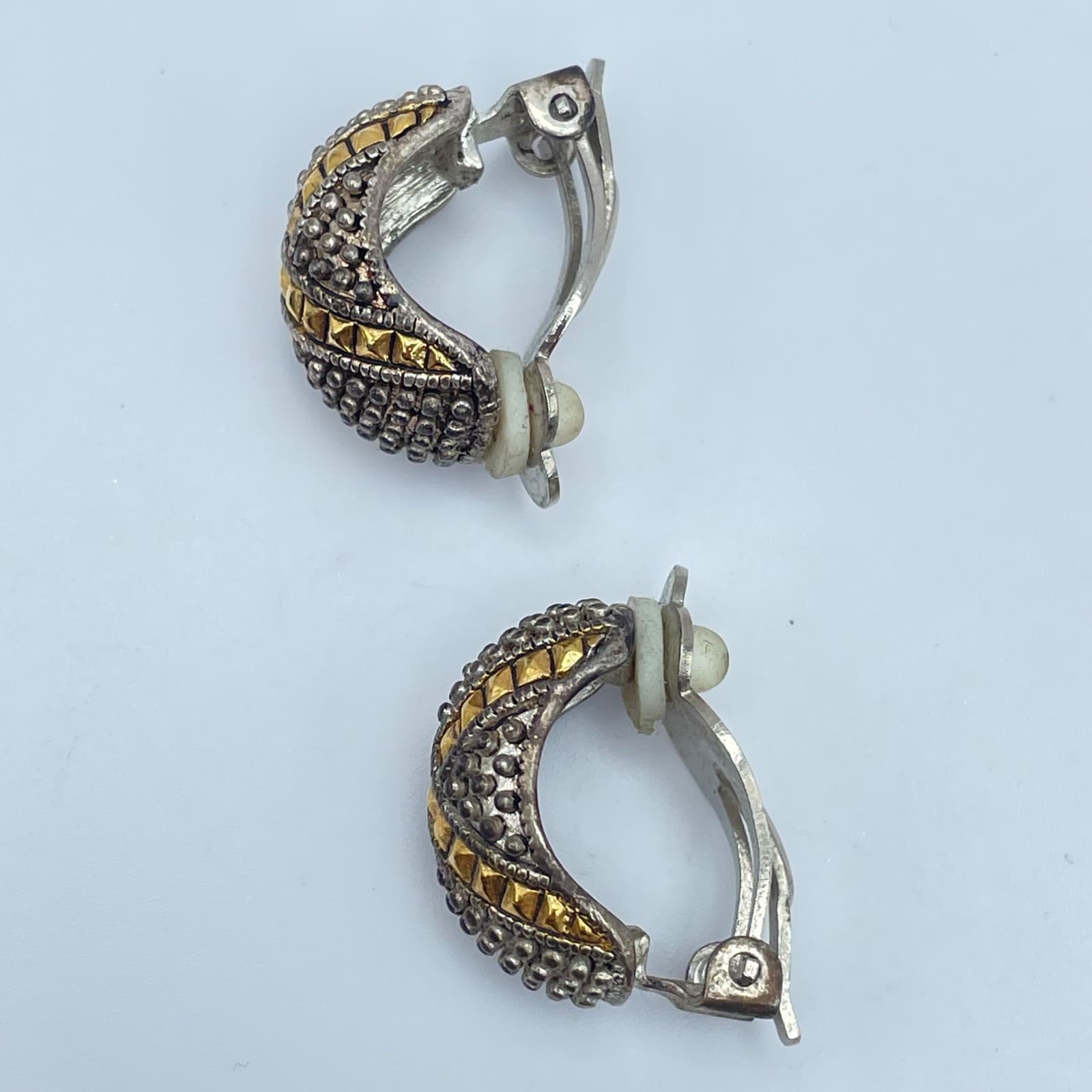 Vintage Twp-Tone Granulated Texture Metal Door Knocker Half-Hoop Clip-On Earring - Thumbnail 6