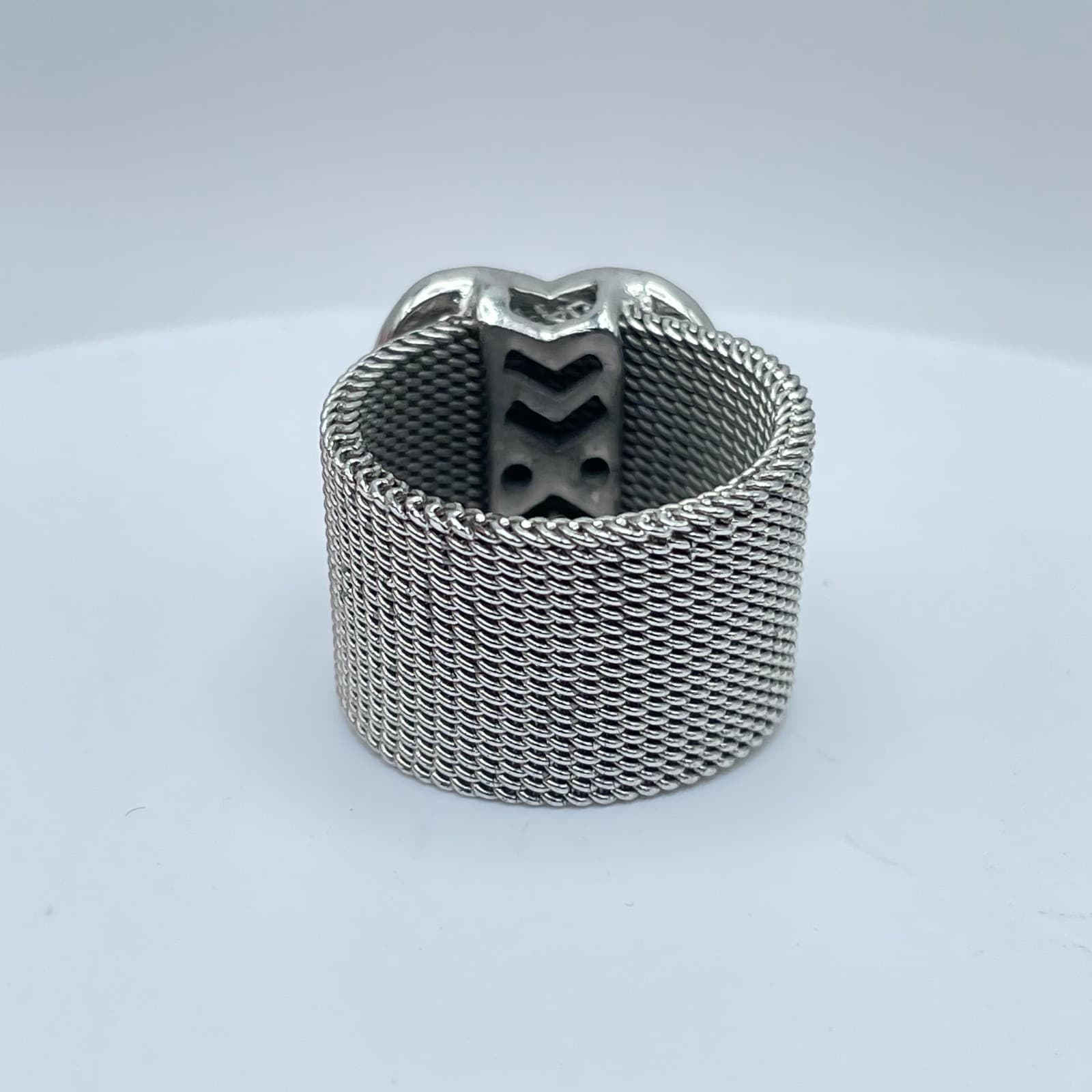 Silver-Tone Mesh Style Pave Rhinestone Heart-Shaped Top Class Band Cocktail Ring - Thumbnail 5