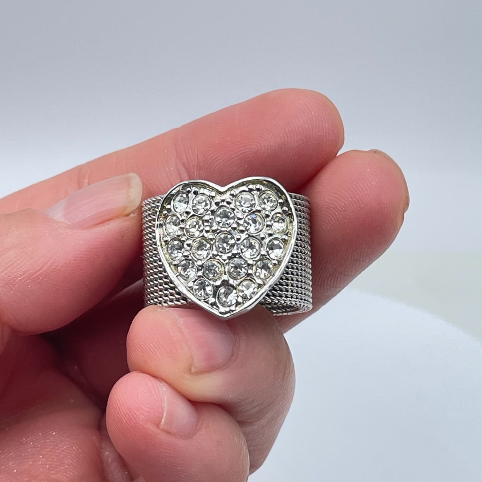Silver-Tone Mesh Style Pave Rhinestone Heart-Shaped Top Class Band Cocktail Ring - Thumbnail 7