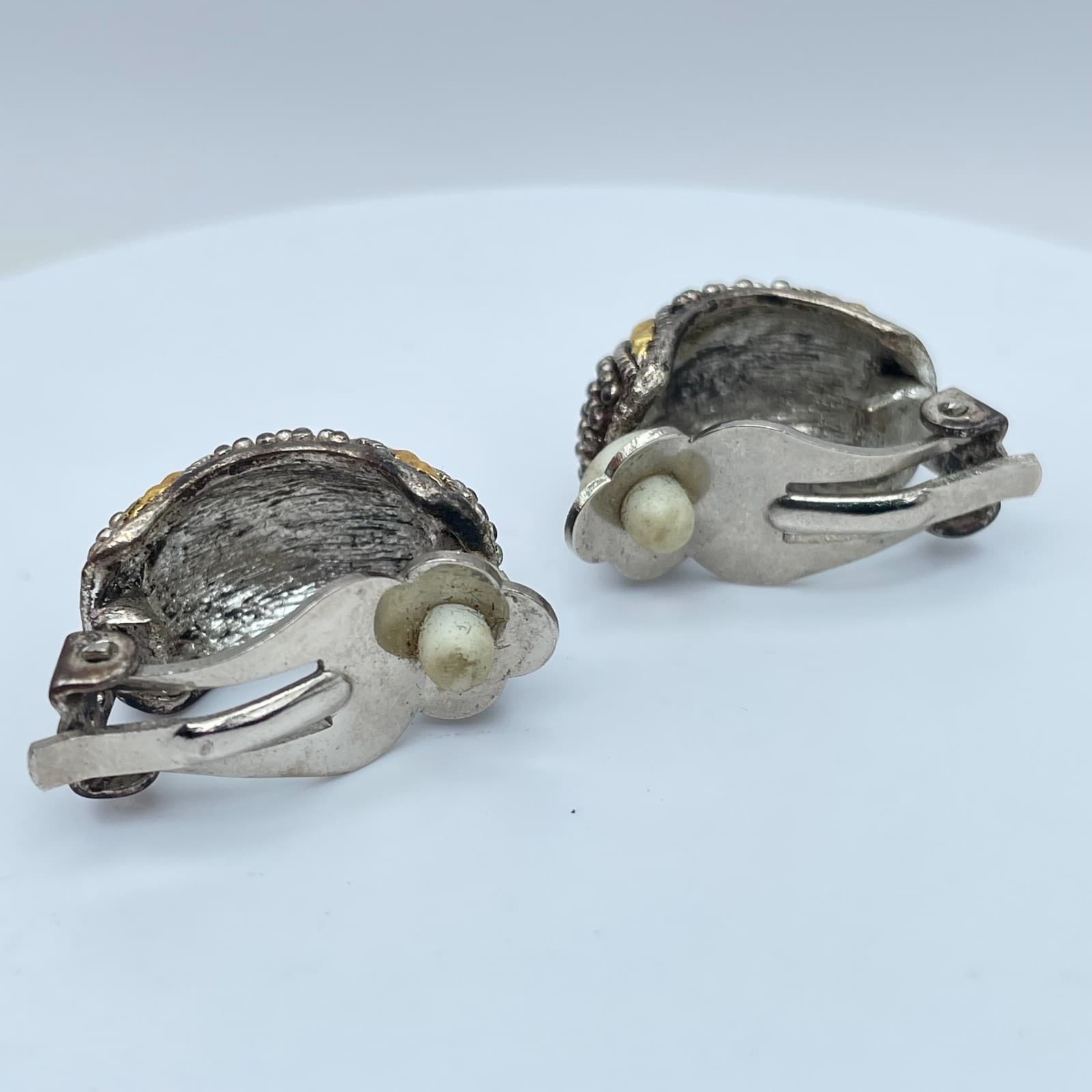 Vintage Twp-Tone Granulated Texture Metal Door Knocker Half-Hoop Clip-On Earring - Thumbnail 4