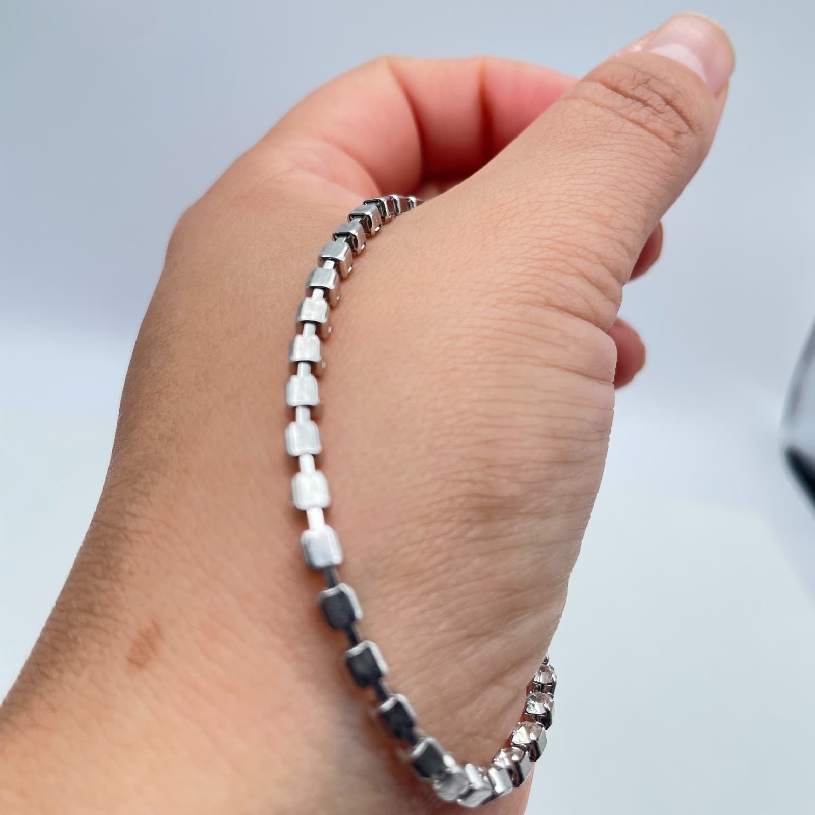 Vintage 1960s Silver-Tone Prong Rhinestone Embellished Tennis Box Clasp Bracelet - Thumbnail 7