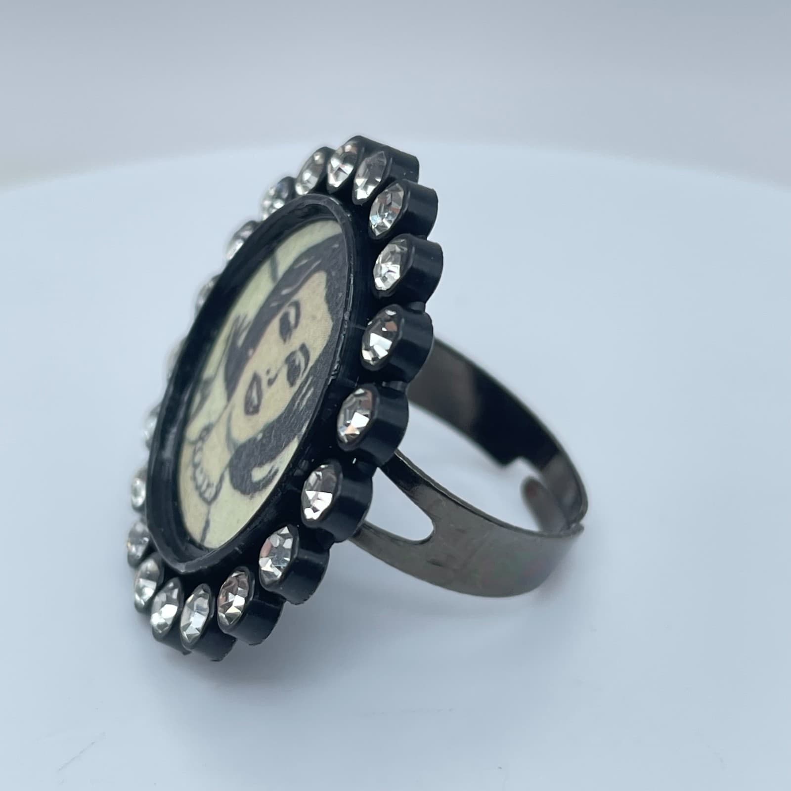Vintage Black Pop Art Faceted Glass Edge Hardware Victorian kitsch Halo Ring - Thumbnail 3