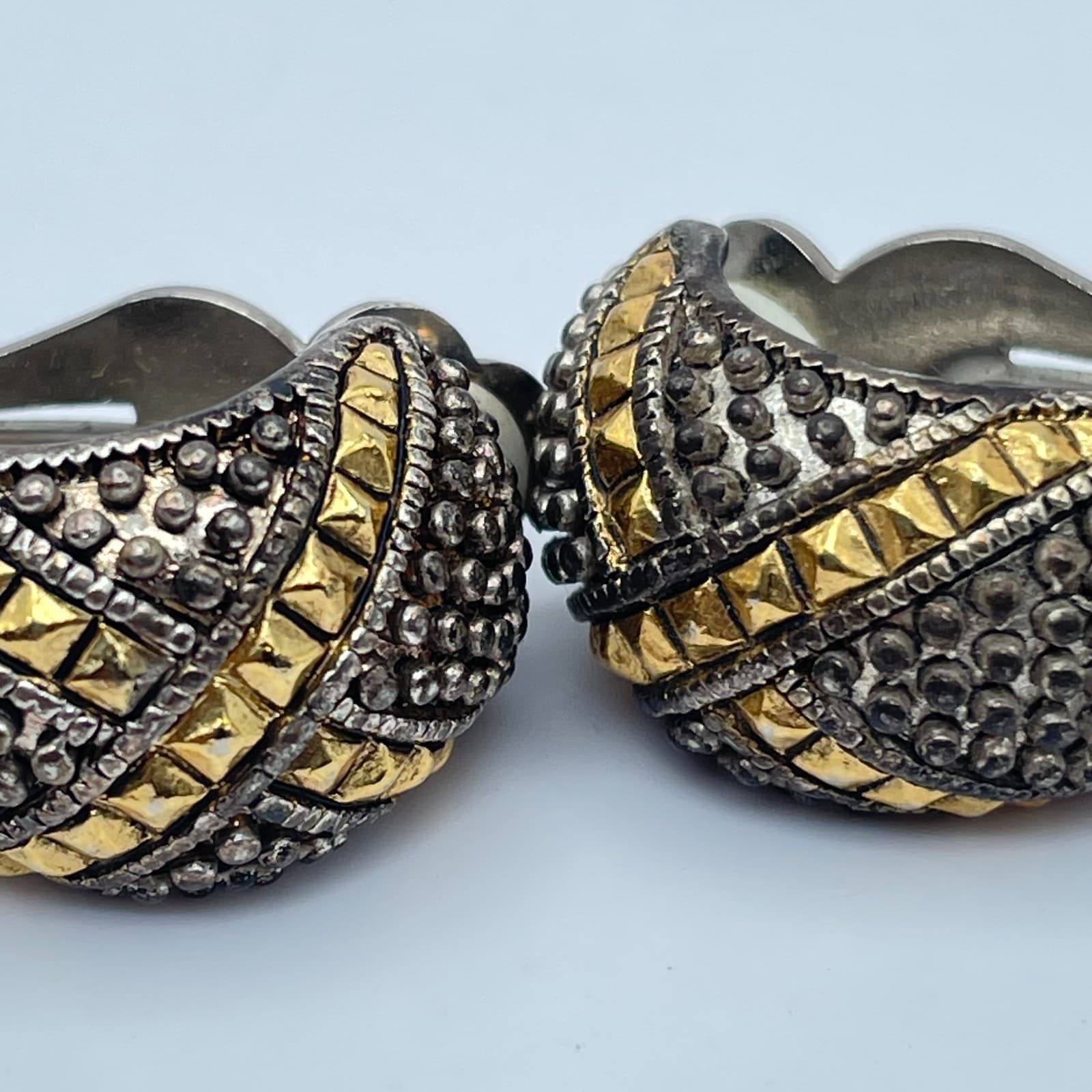 Vintage Twp-Tone Granulated Texture Metal Door Knocker Half-Hoop Clip-On Earring - Thumbnail 7