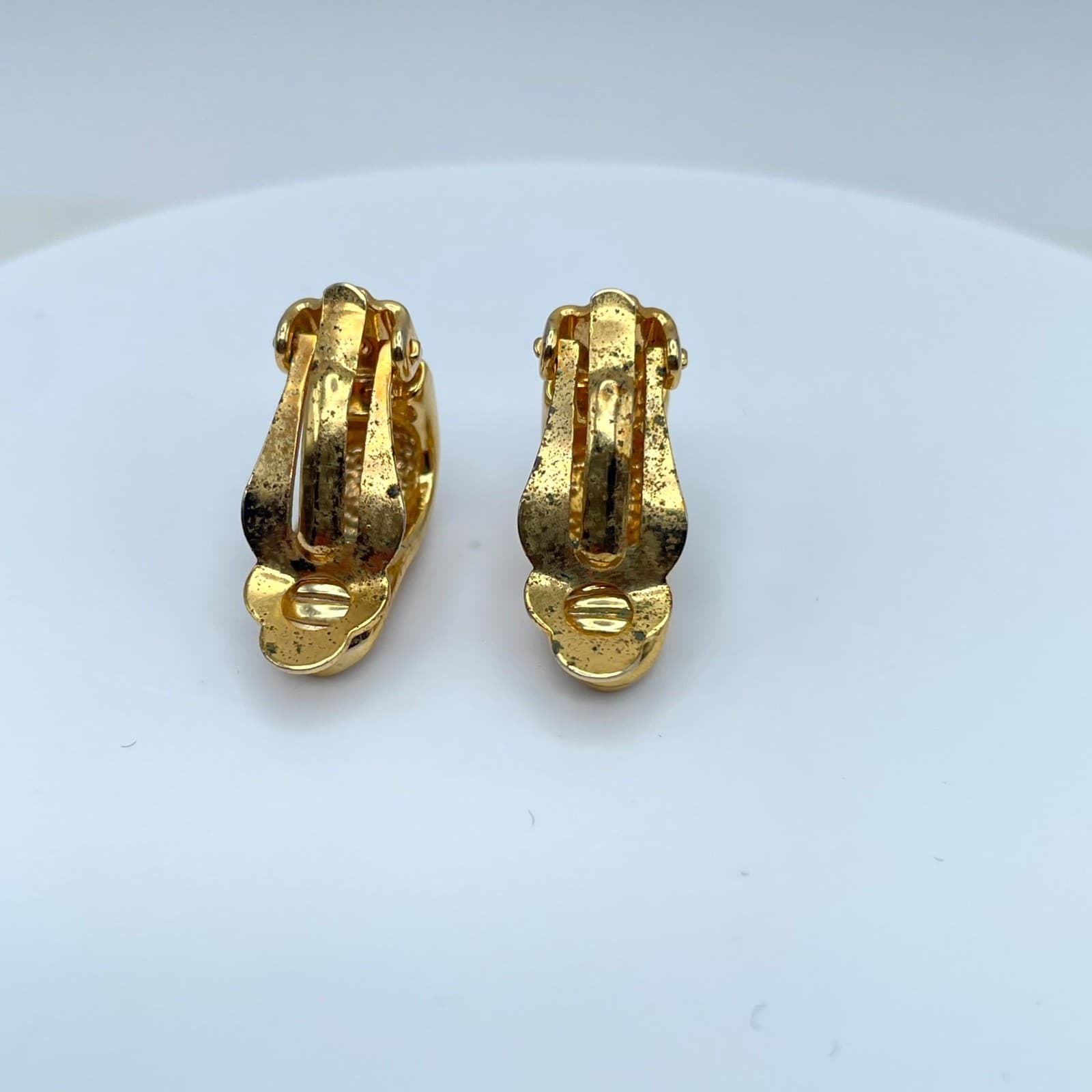 Vintage Gold-Tone Classic Fashion Hollow Pierced Ladies J-Hoop Clip-On Earrings - Thumbnail 4