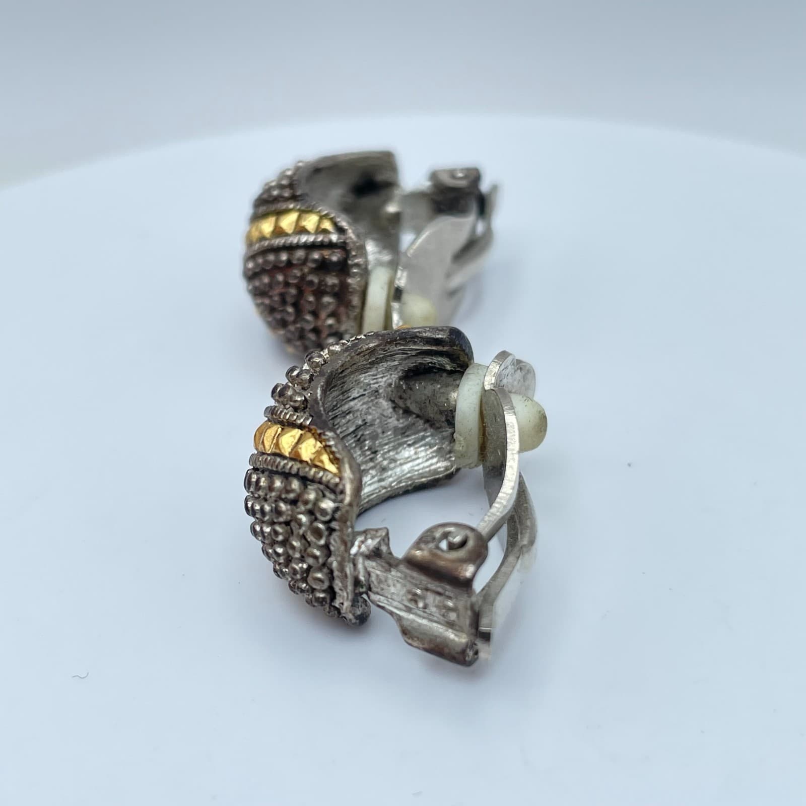 Vintage Twp-Tone Granulated Texture Metal Door Knocker Half-Hoop Clip-On Earring - Thumbnail 3