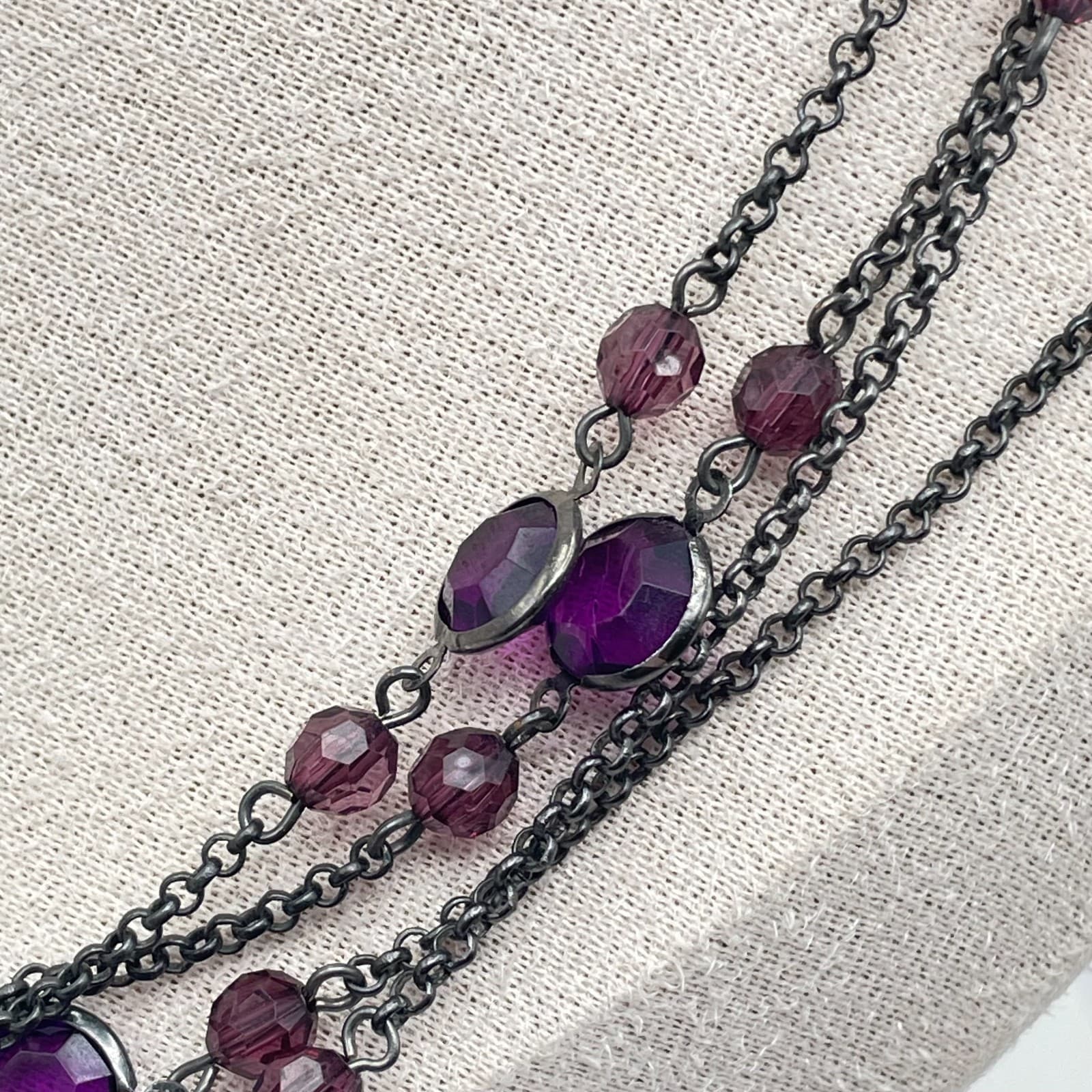 VTG Gunmetal-Tone Rolo Chain Purple Faceted Bezel Glass Beads Station Necklace - Thumbnail 5