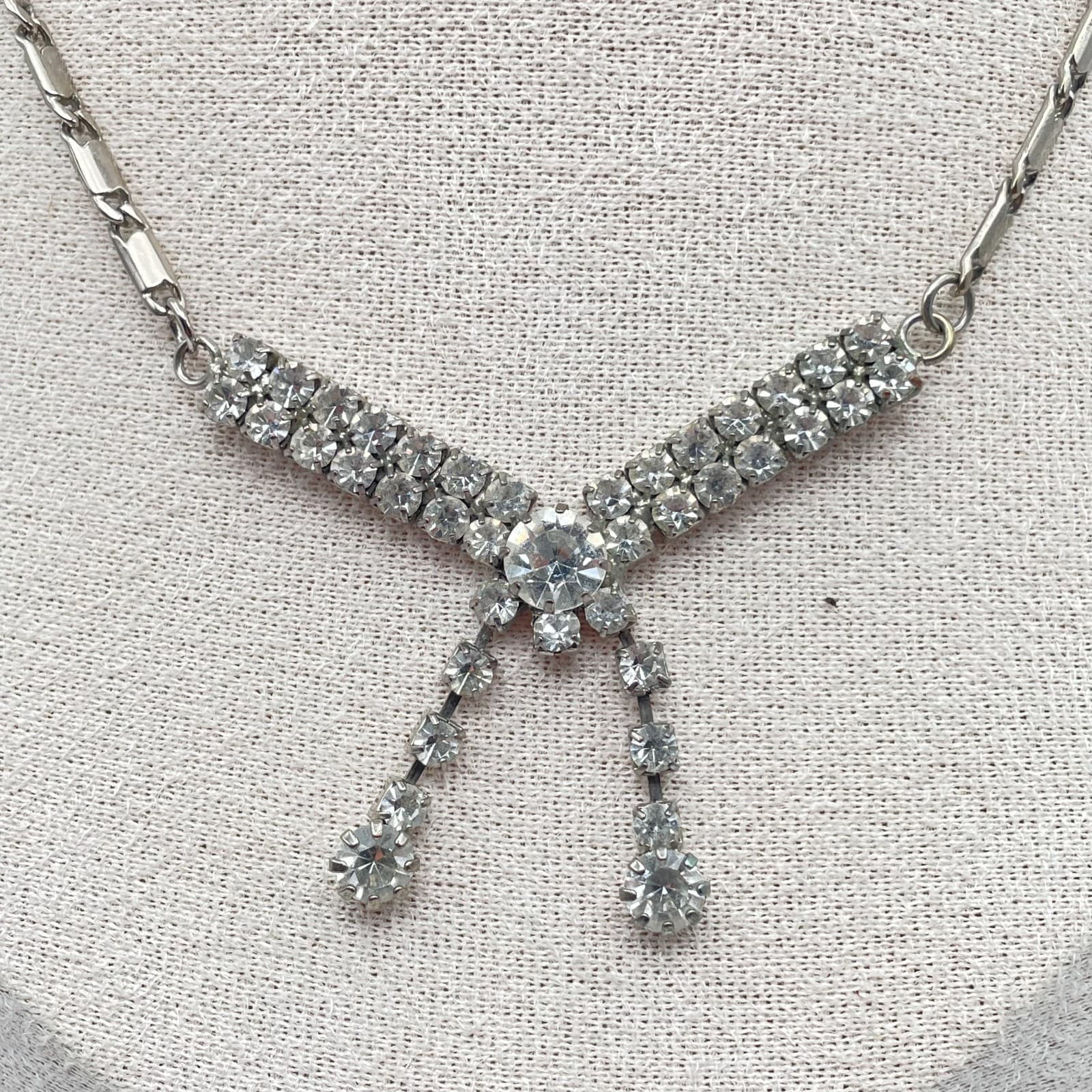 Vintage 1950s Silver-Tone Prong Rhinestone Embellished Choker Lariat Necklace - Thumbnail 5