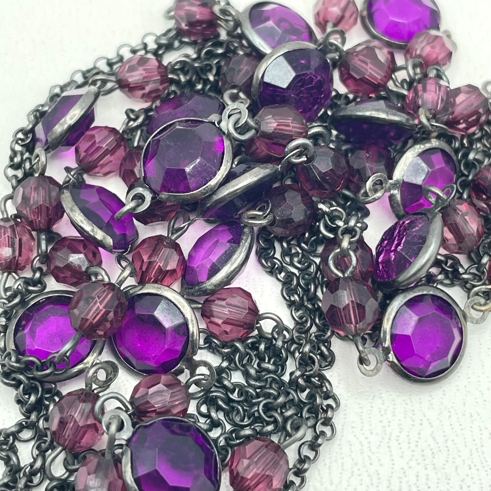VTG Gunmetal-Tone Rolo Chain Purple Faceted Bezel Glass Beads Station Necklace - Thumbnail 6