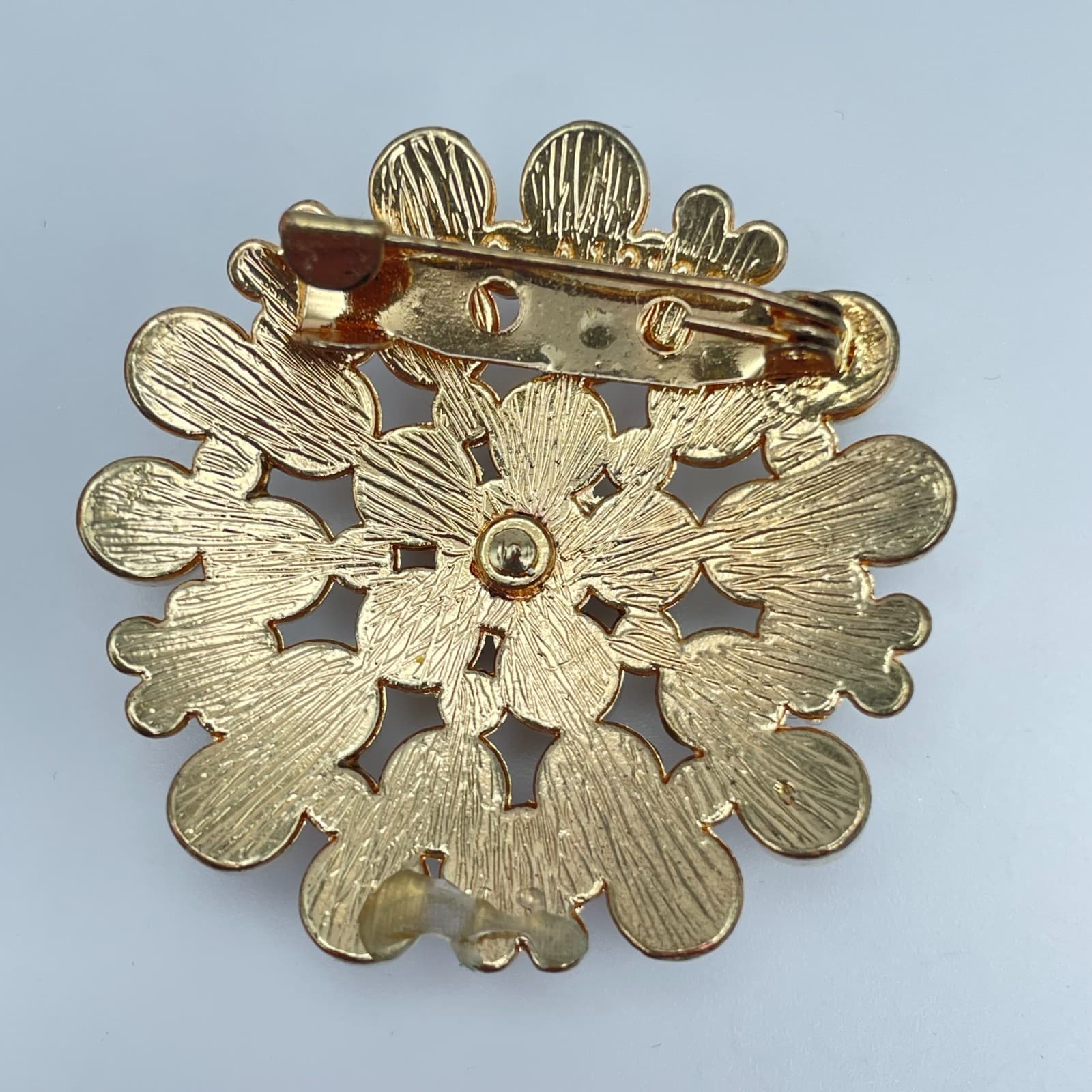 Gold-Tone Cluster Mother of Pearls Rhinestone Embellished Flower-Shaped Brooch - Thumbnail 3