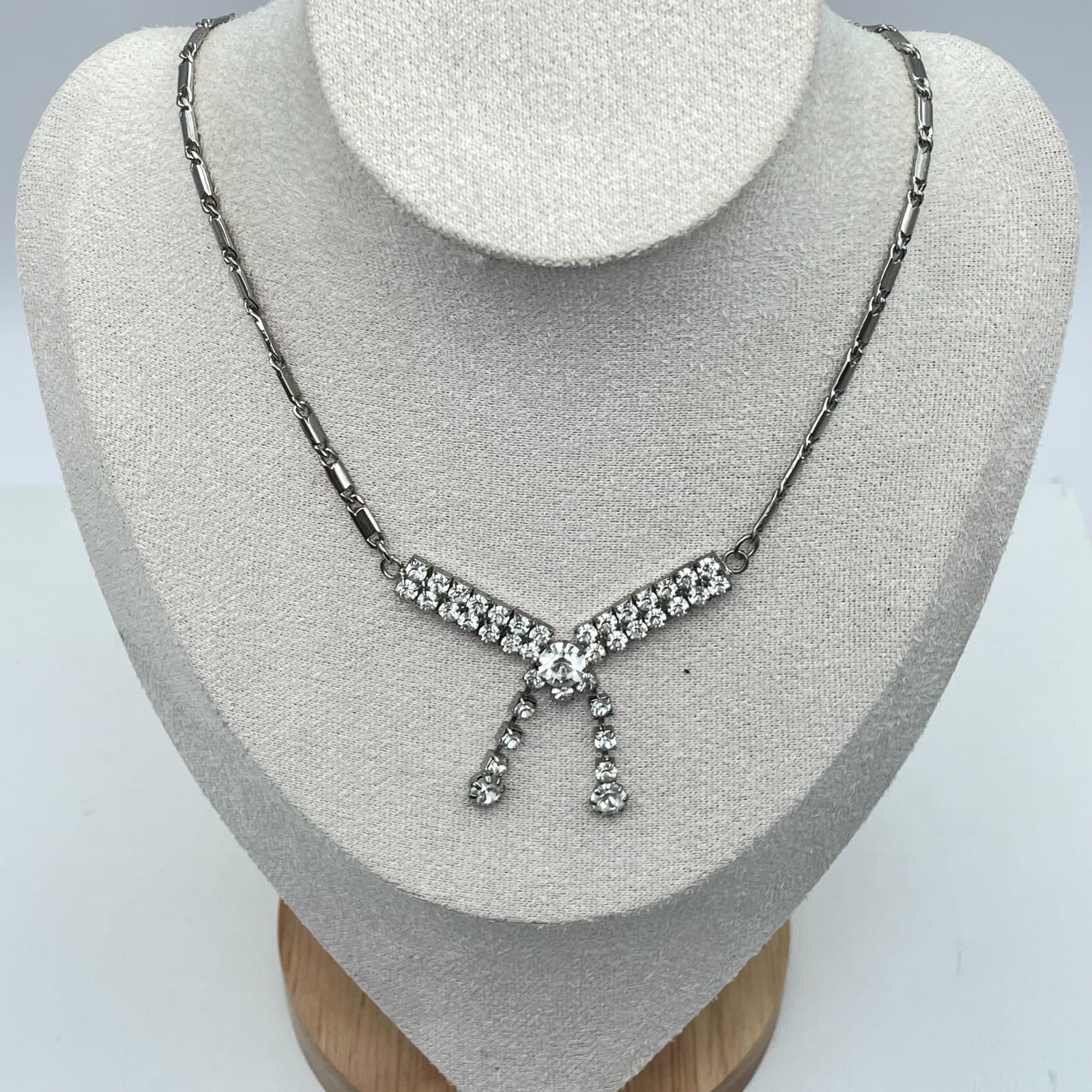 Vintage 1950s Silver-Tone Prong Rhinestone Embellished Choker Lariat Necklace - Thumbnail 9