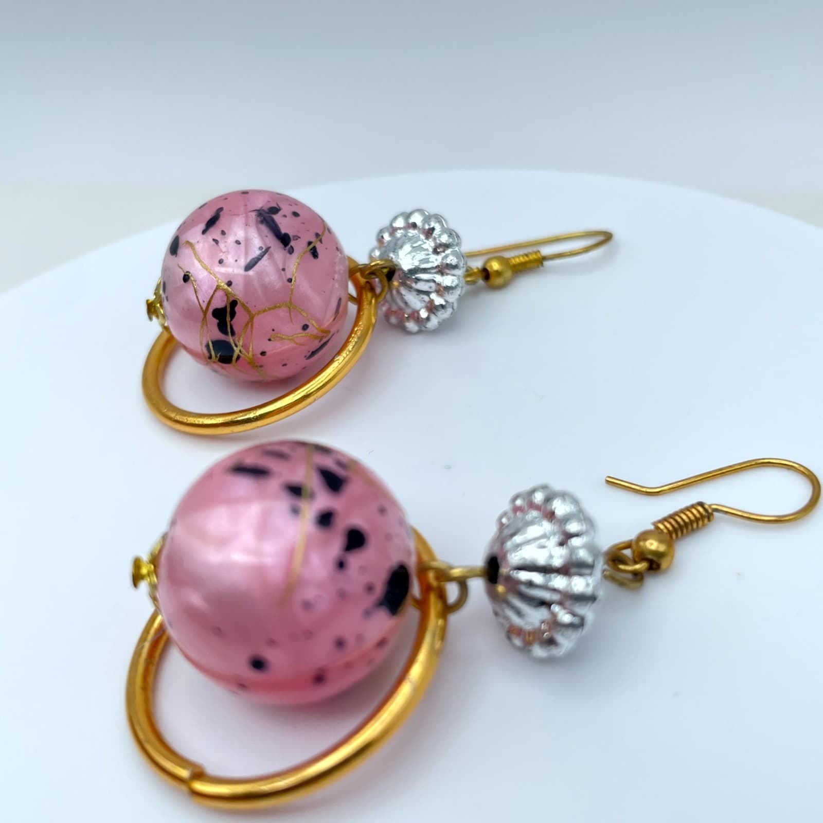 Vintage Gold-Tone Pink Mottled Art Speckled Glass Bead Drop Dangle Hook Earrings - Thumbnail 4