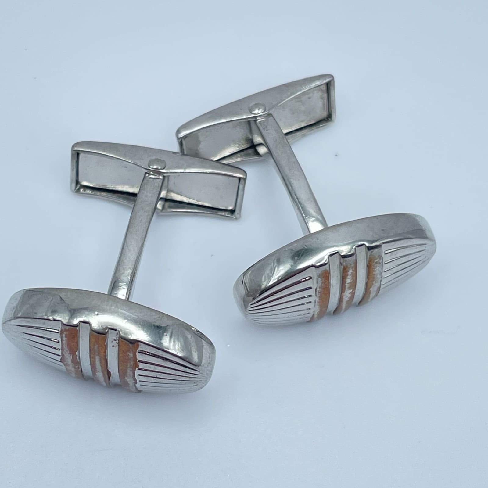 Vintage Ike Behar Silver-Tone Oval Ridged Engraved Metal Toggle Back Cufflinks - Thumbnail 5