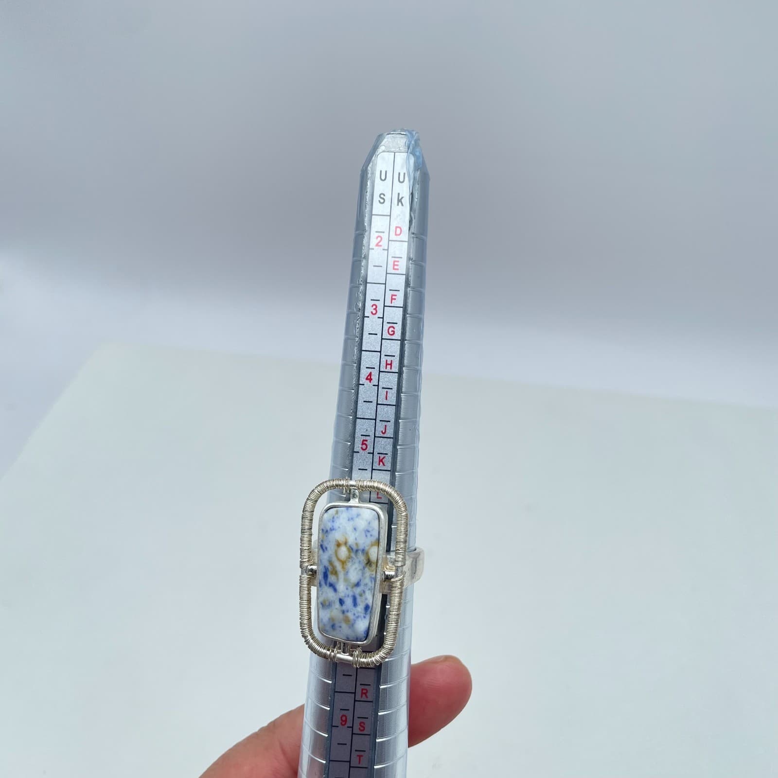 Retro Silver-Tone Blue White Rectangular Scheelite Top Wire-Wrapped Details Ring - Thumbnail 2