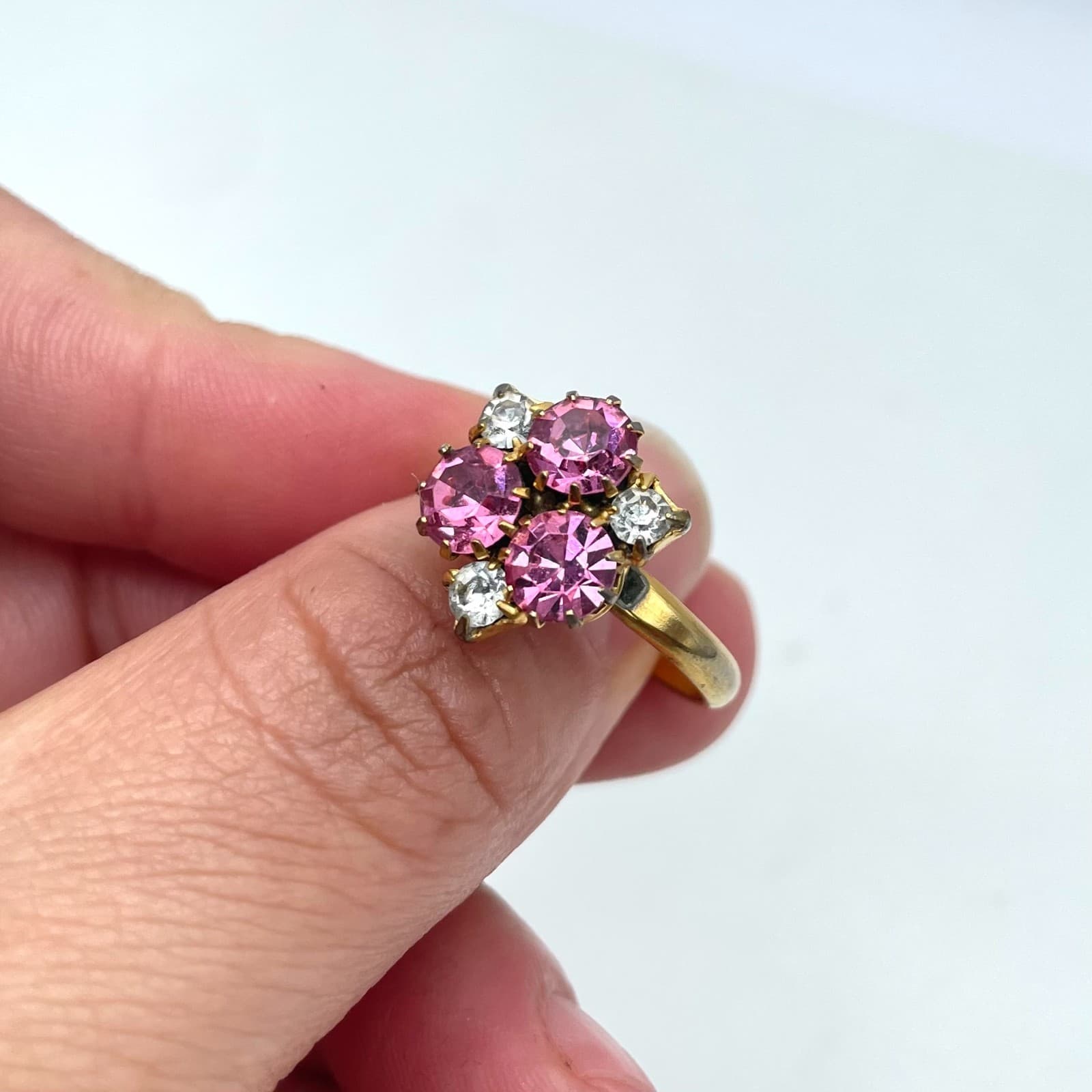 Vintage Gold-Tone Fashion Pink Faceted Prong Cluster Rhinestone Cocktail Ring - Thumbnail 2