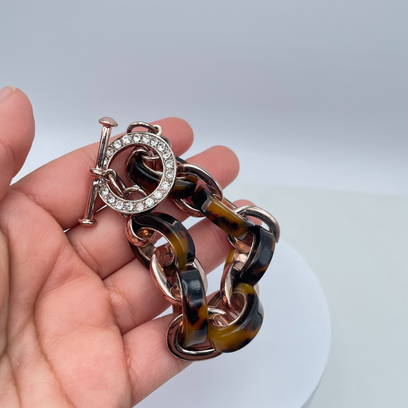 Vintage Rose Gold-Tone Crystal-Encrusted Tortoiseshell Link Toggle Bracelet - Thumbnail 8