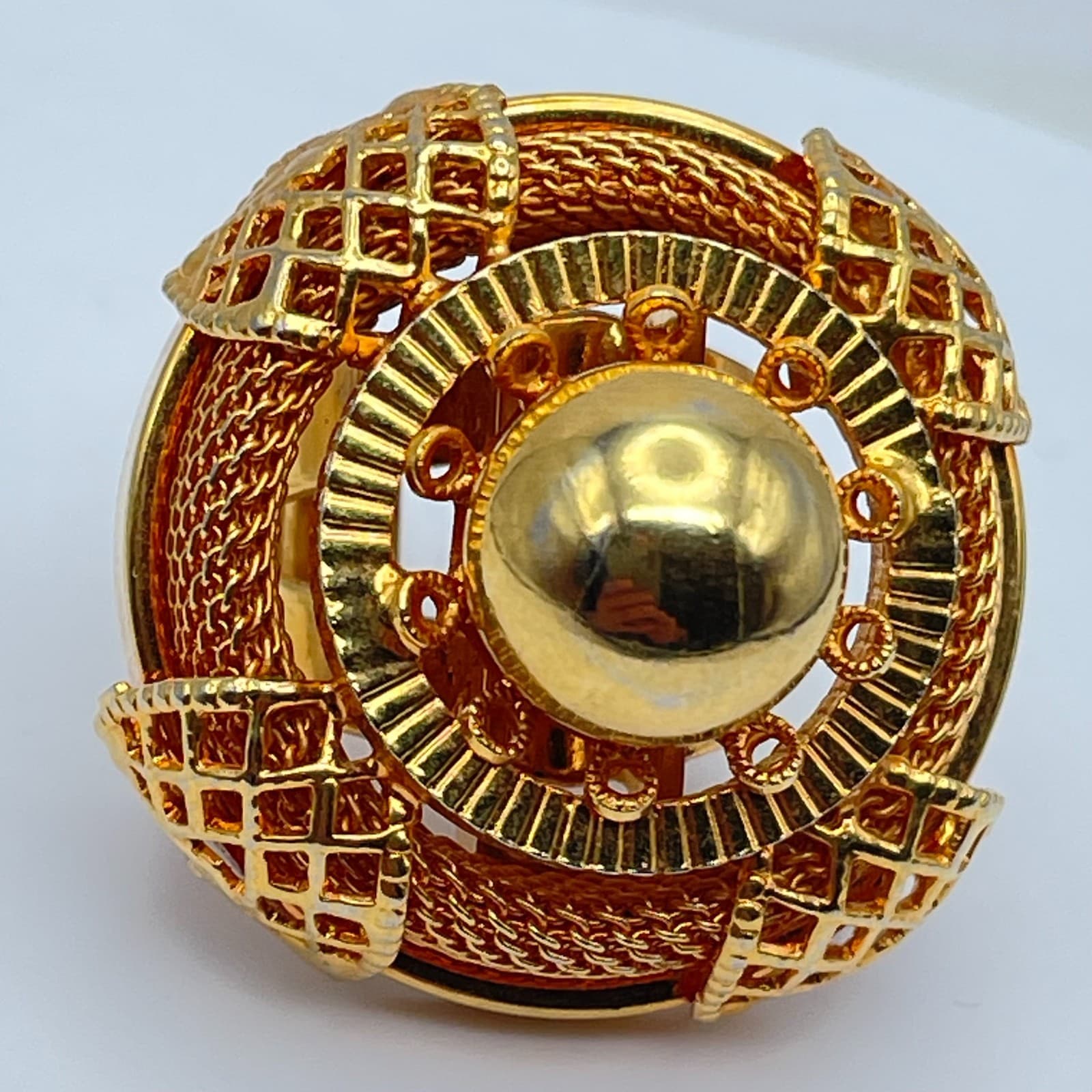 VTG Gold-Tone Mesh Chain Abstract Open Spherical Petal Floral Statement Ring - Thumbnail 6