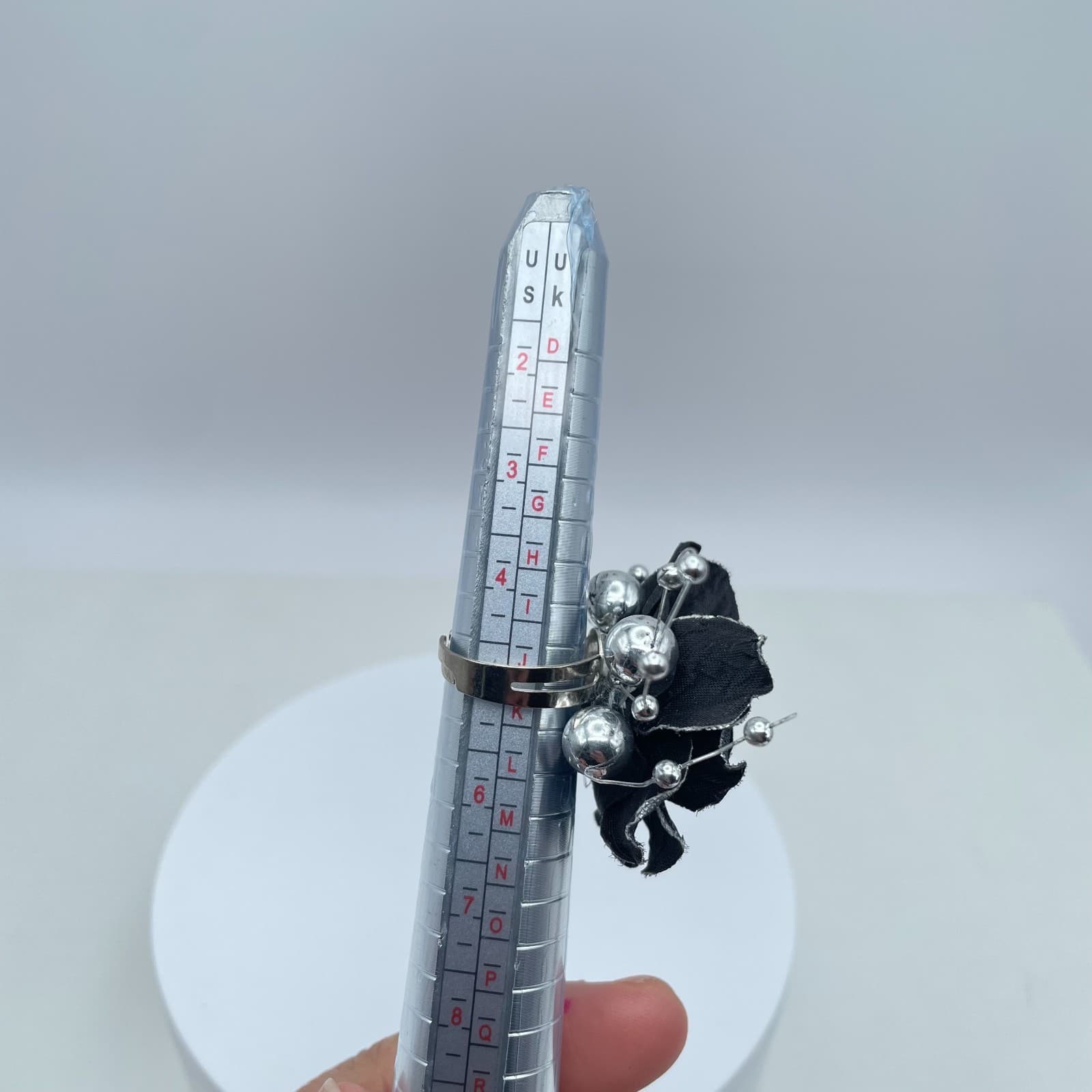 Gothic Glamour Dark Gray Artisan Metal Fring Sinamay Rose Flower Cocktail Ring - Thumbnail 2