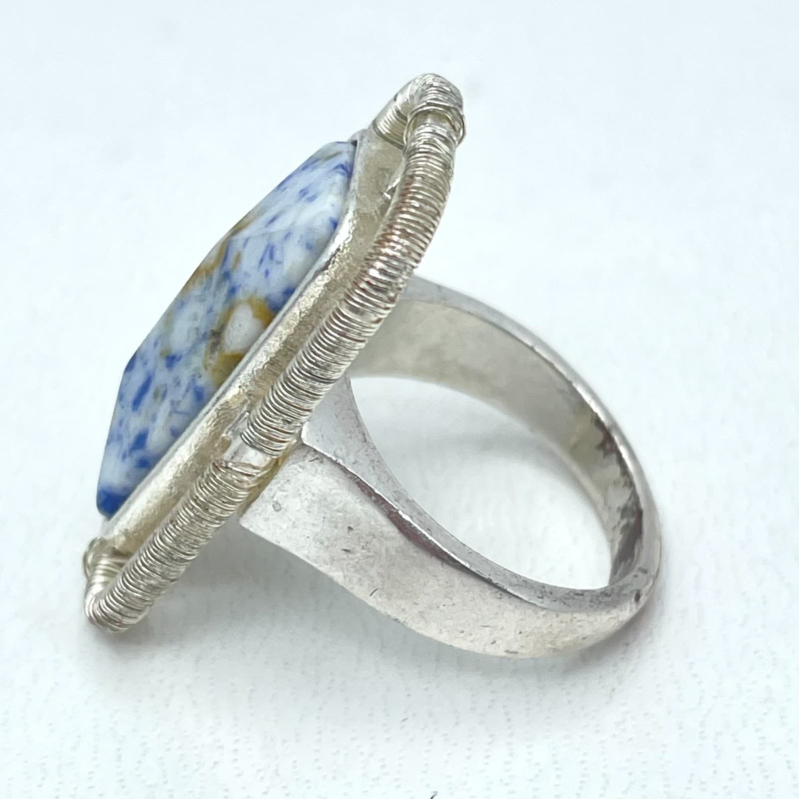 Retro Silver-Tone Blue White Rectangular Scheelite Top Wire-Wrapped Details Ring - Thumbnail 3