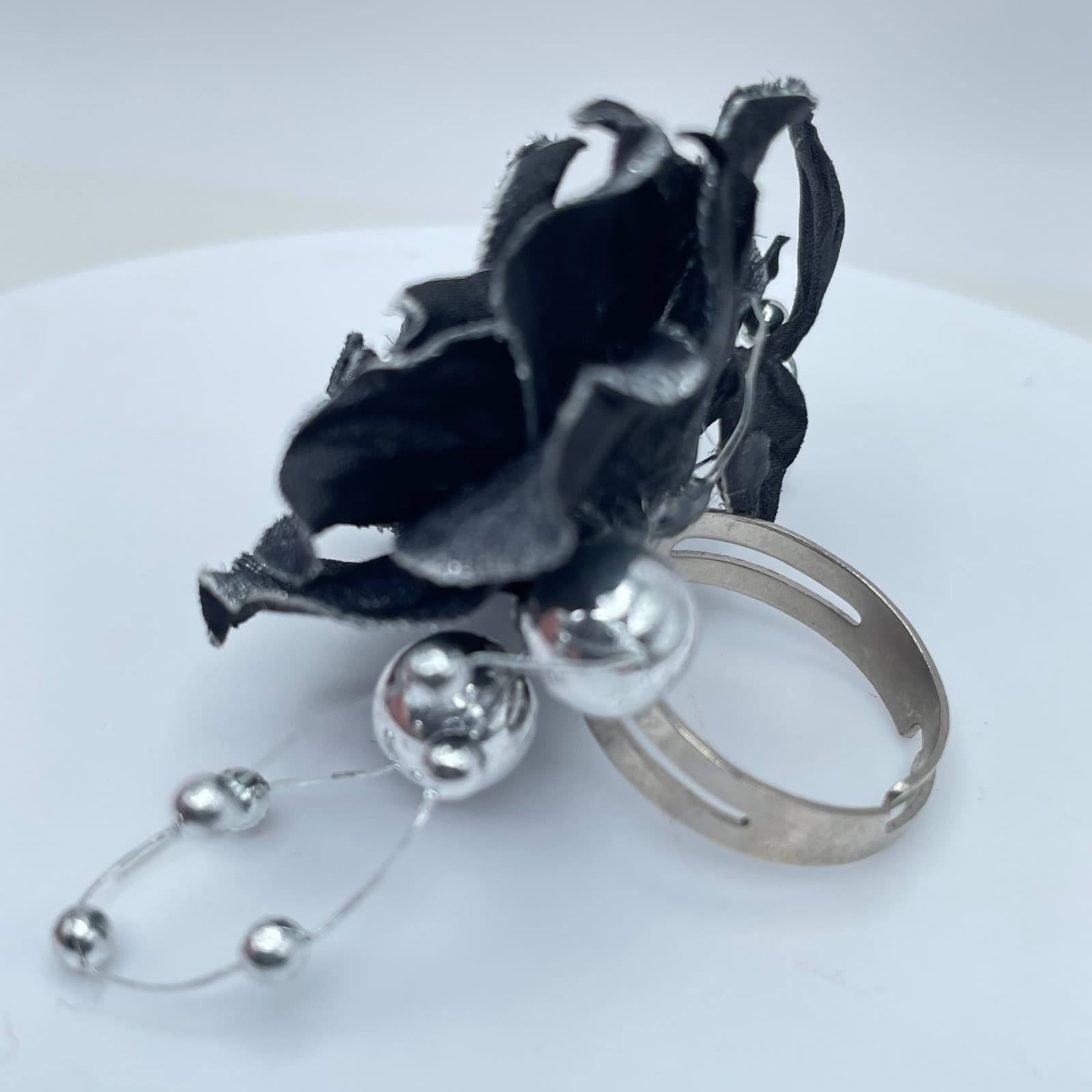 Gothic Glamour Dark Gray Artisan Metal Fring Sinamay Rose Flower Cocktail Ring - Thumbnail 4