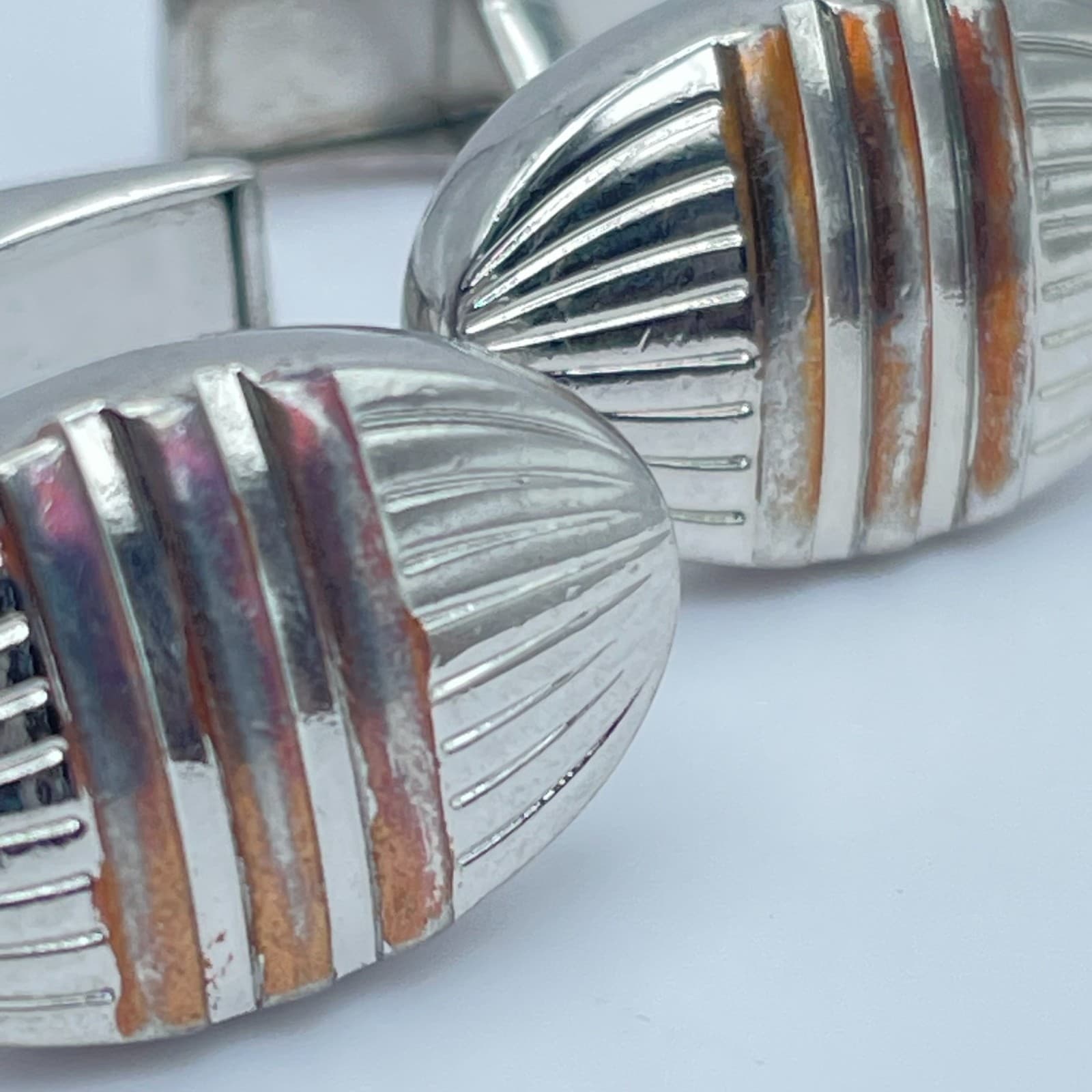 Vintage Ike Behar Silver-Tone Oval Ridged Engraved Metal Toggle Back Cufflinks - Thumbnail 8