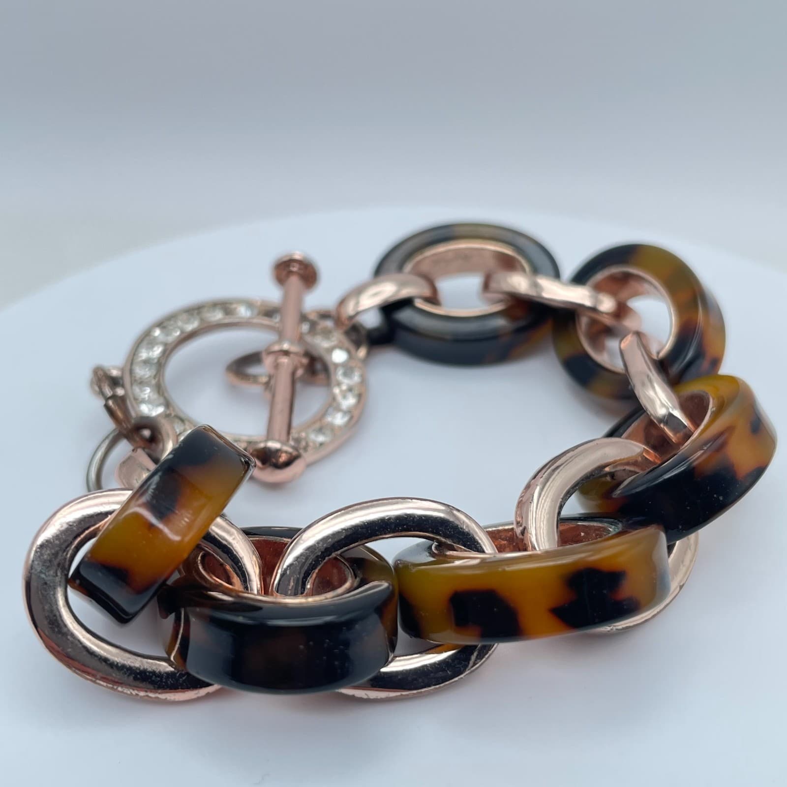 Vintage Rose Gold-Tone Crystal-Encrusted Tortoiseshell Link Toggle Bracelet - Thumbnail 3