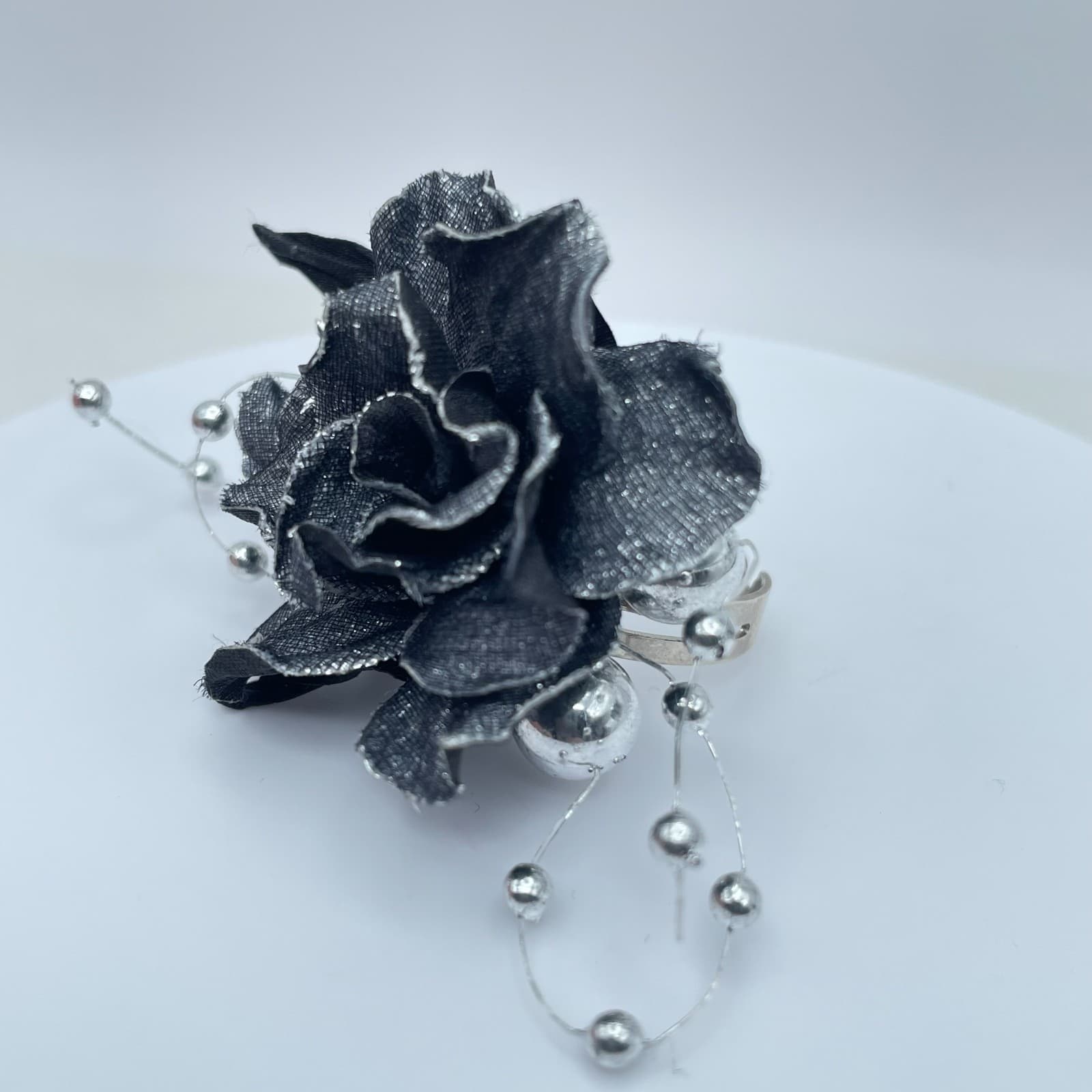Gothic Glamour Dark Gray Artisan Metal Fring Sinamay Rose Flower Cocktail Ring - Thumbnail 3