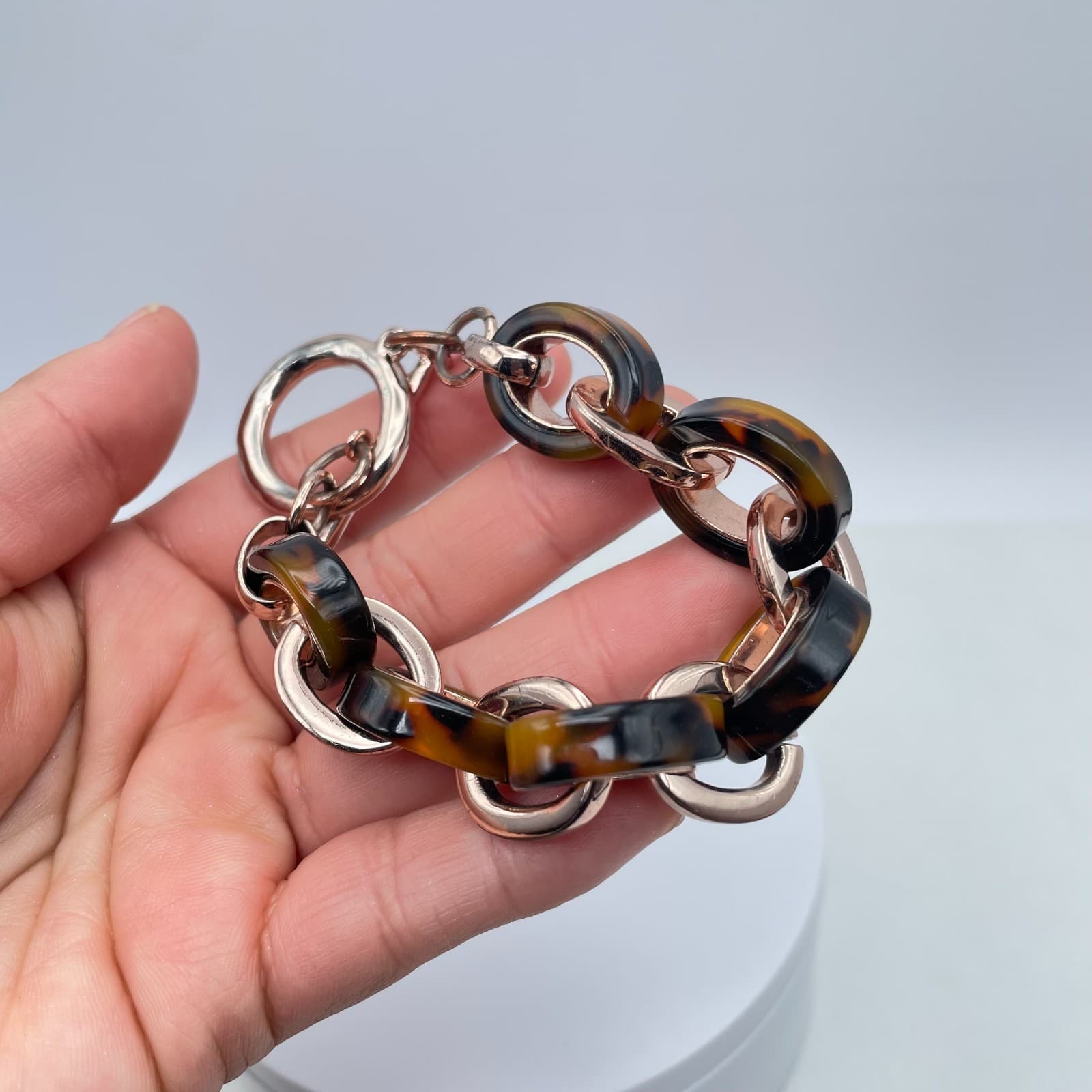 Vintage Rose Gold-Tone Crystal-Encrusted Tortoiseshell Link Toggle Bracelet - Thumbnail 7