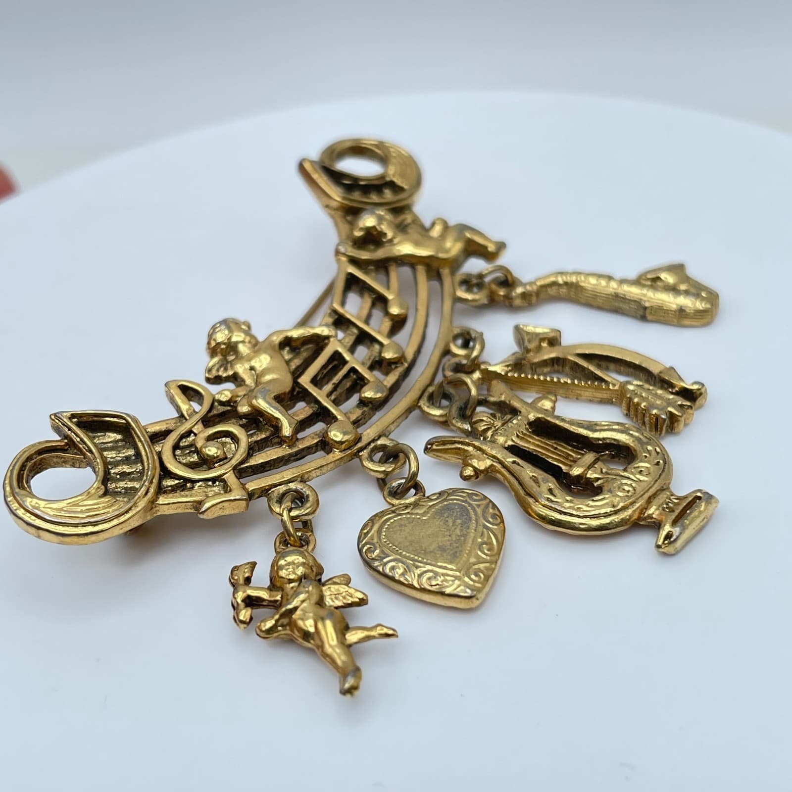 Vintage Gold-Tone Engraved Metal Musical Instrument Charm Tassel Brooch Pin - Thumbnail 7