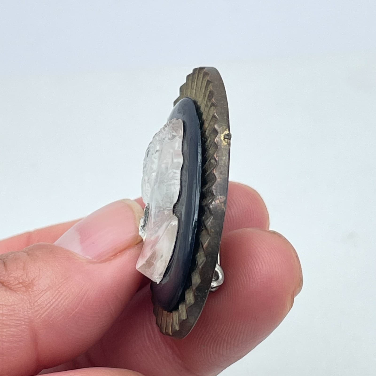 Vintage 1970s Gold-Tone Sunburst-Style Border The Muse Lady Cameo Brooch Pin - Thumbnail 7