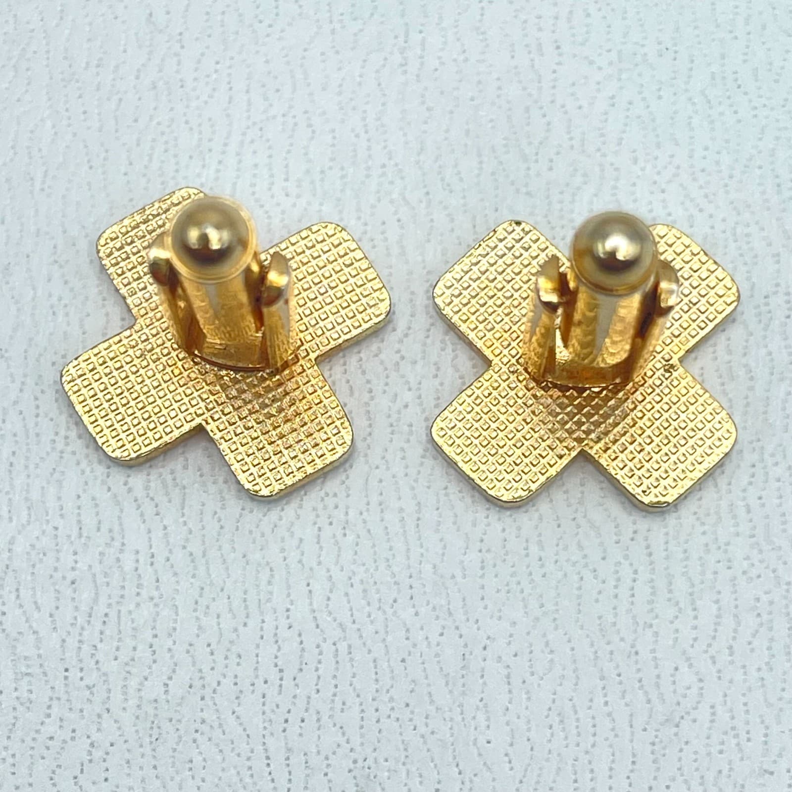 Vintage Quiksilver Gold-Tone Classic Cross Sign Bullet-Back Fastening Cufflinks - Thumbnail 4