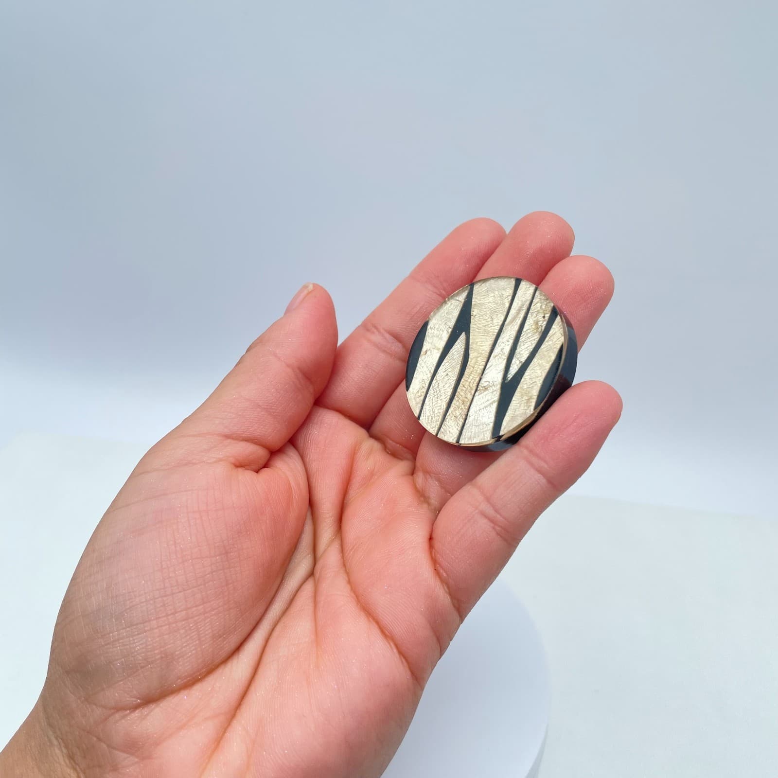 Vintage Silver-Tone Adjustable Glassmour Zebra Palateau Art Deco Cocktail Ring - Thumbnail 9