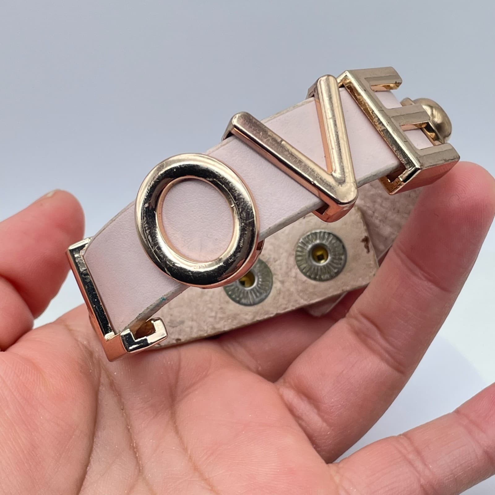 Valentine Gift Fashion Gold-Tone Classic Pink Vegan Leather "Love" Snap Bracelet - Thumbnail 8