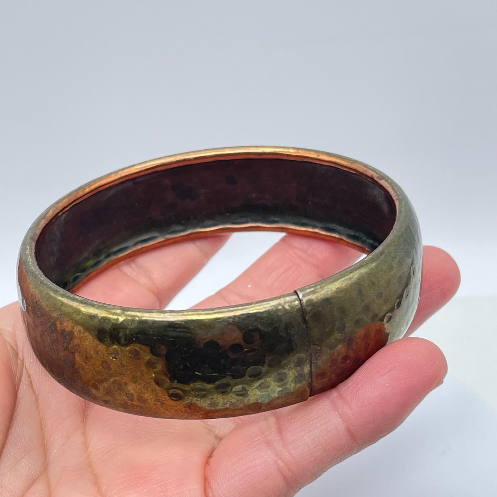VTG Gold-Tone Hammered Metal Patina Finish Wide Cuff Bangle Stacking Bracelet - Thumbnail 6