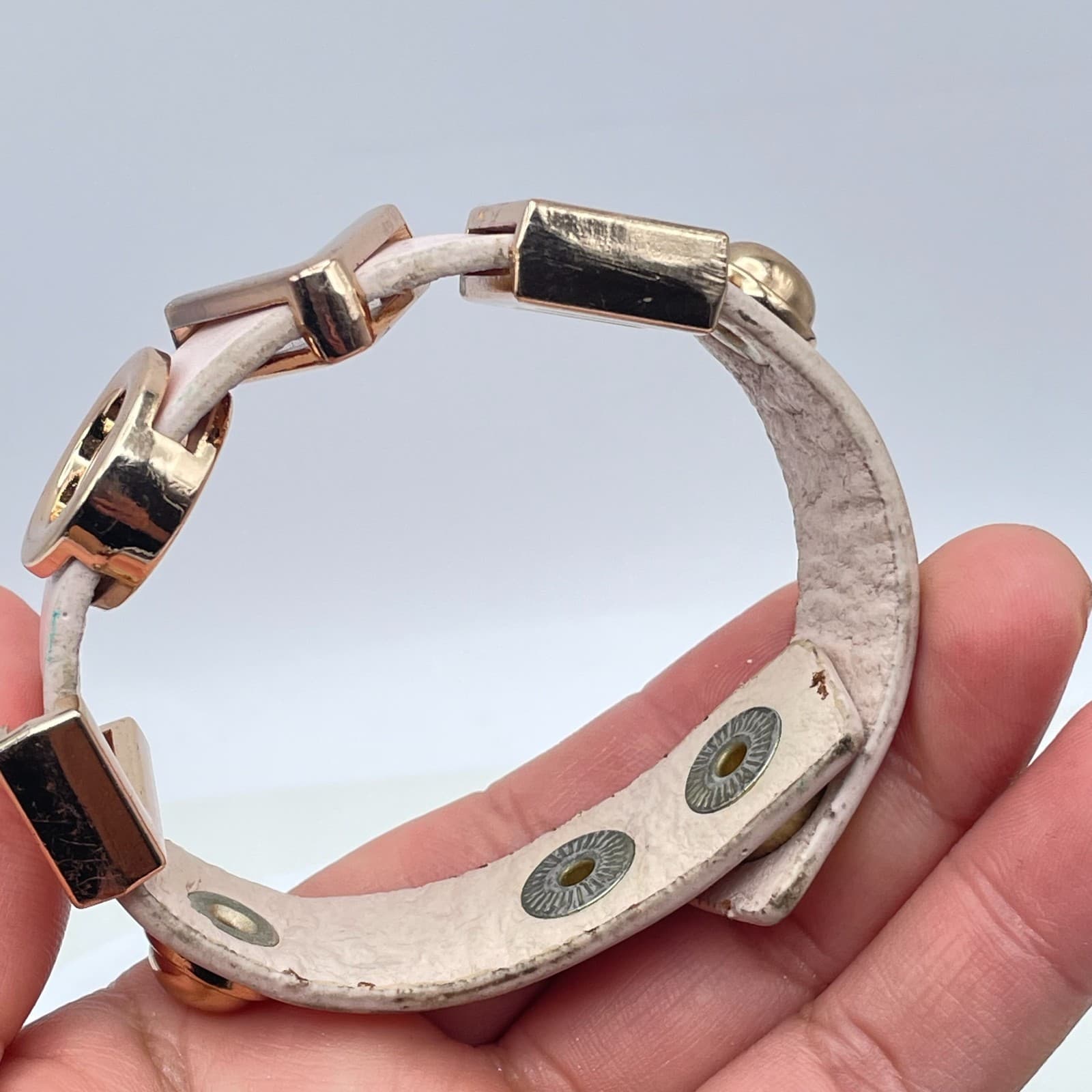 Valentine Gift Fashion Gold-Tone Classic Pink Vegan Leather "Love" Snap Bracelet - Thumbnail 9