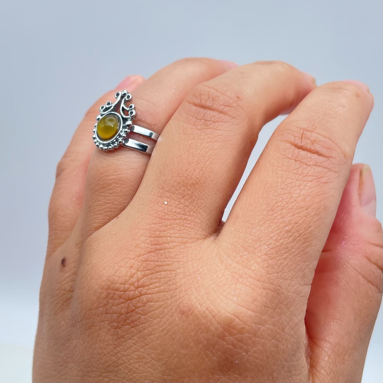 Vintage Silver-Tone Amber-Color Bead Ornate Filigree Split-Shank Band Ring - Thumbnail 10