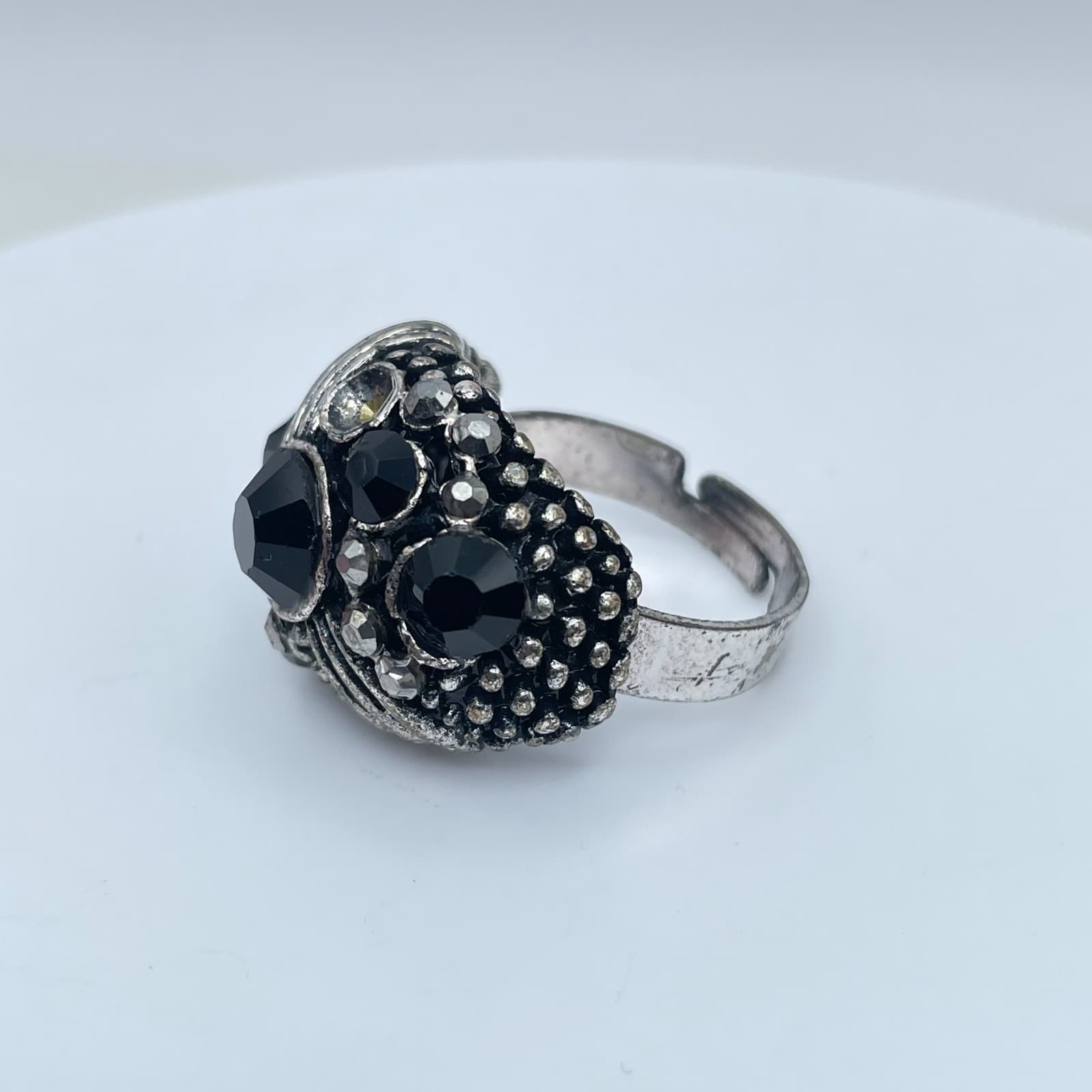 Vintage Silver-Tone Bohemian Oxidize Metal Bezel Faceted Beads Royal Shape Ring - Image 1