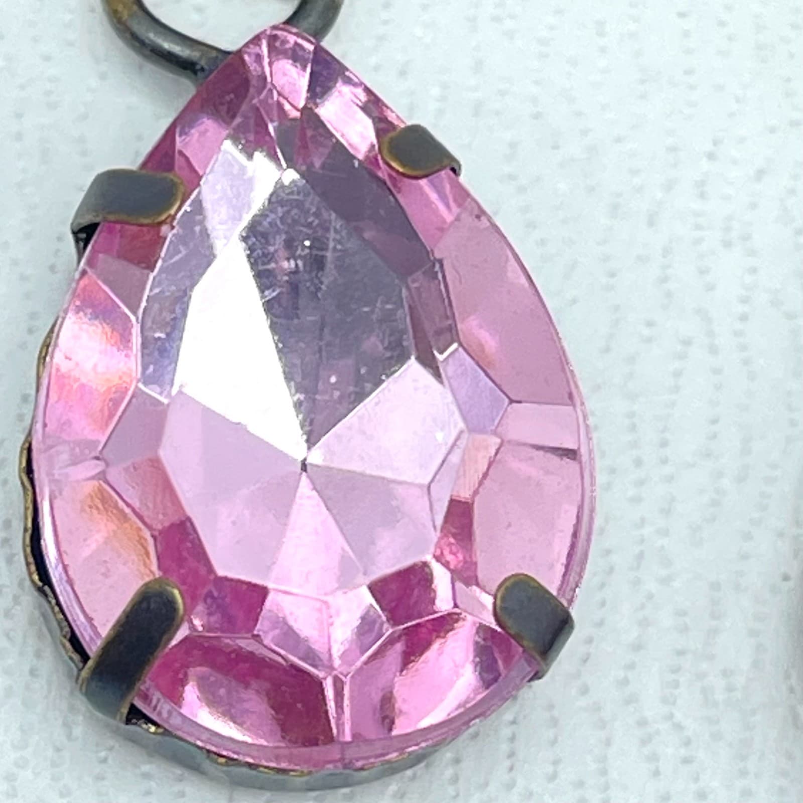 VTG Gold-Tone Pink Faceted Rhinestone Glass Prong Teardrop Bead Dangle Earrings - Thumbnail 5