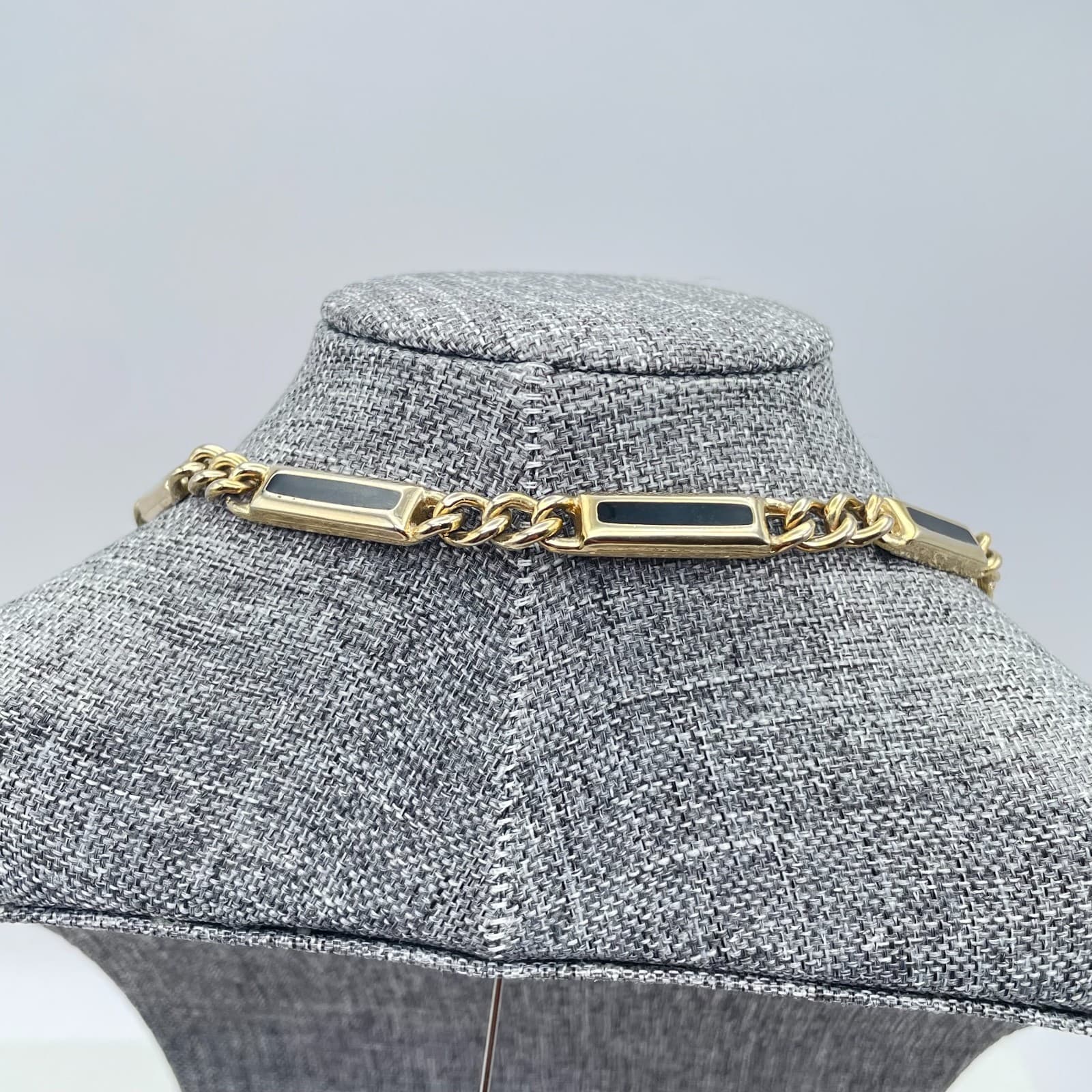 Classic Gold-Tone Flush-Set Enamel Inlay Metal Rectangular Chain Link Necklace - Thumbnail 6