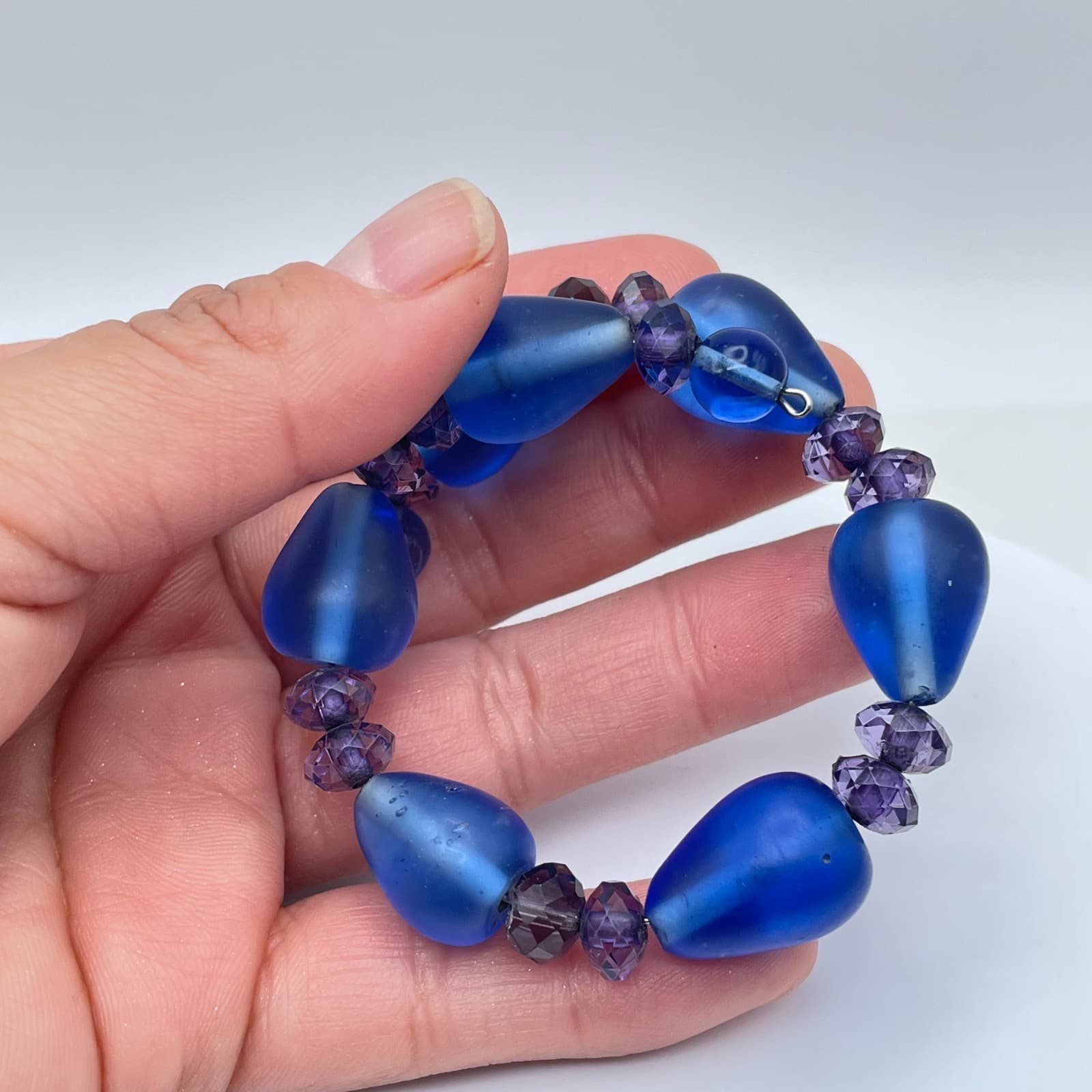 Vintage Handmade Blue Purple Classic Faceted Satin Glass Beads Stretch Bracelet - Thumbnail 4