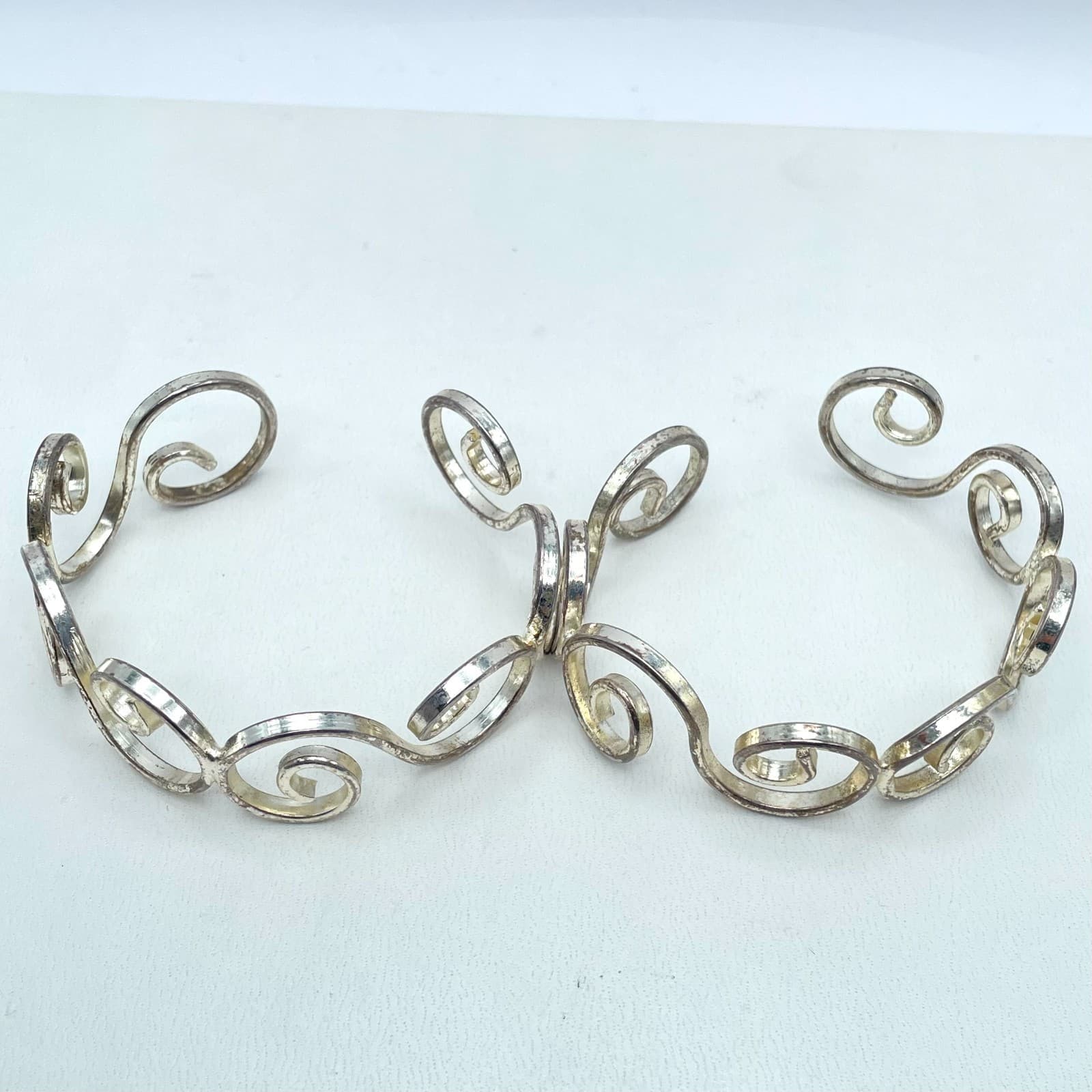 VTG Lot Of 2 Silver-Tone Classic Metal Spiral Cuff Open Cuff Bangles Bracelet - Thumbnail 2