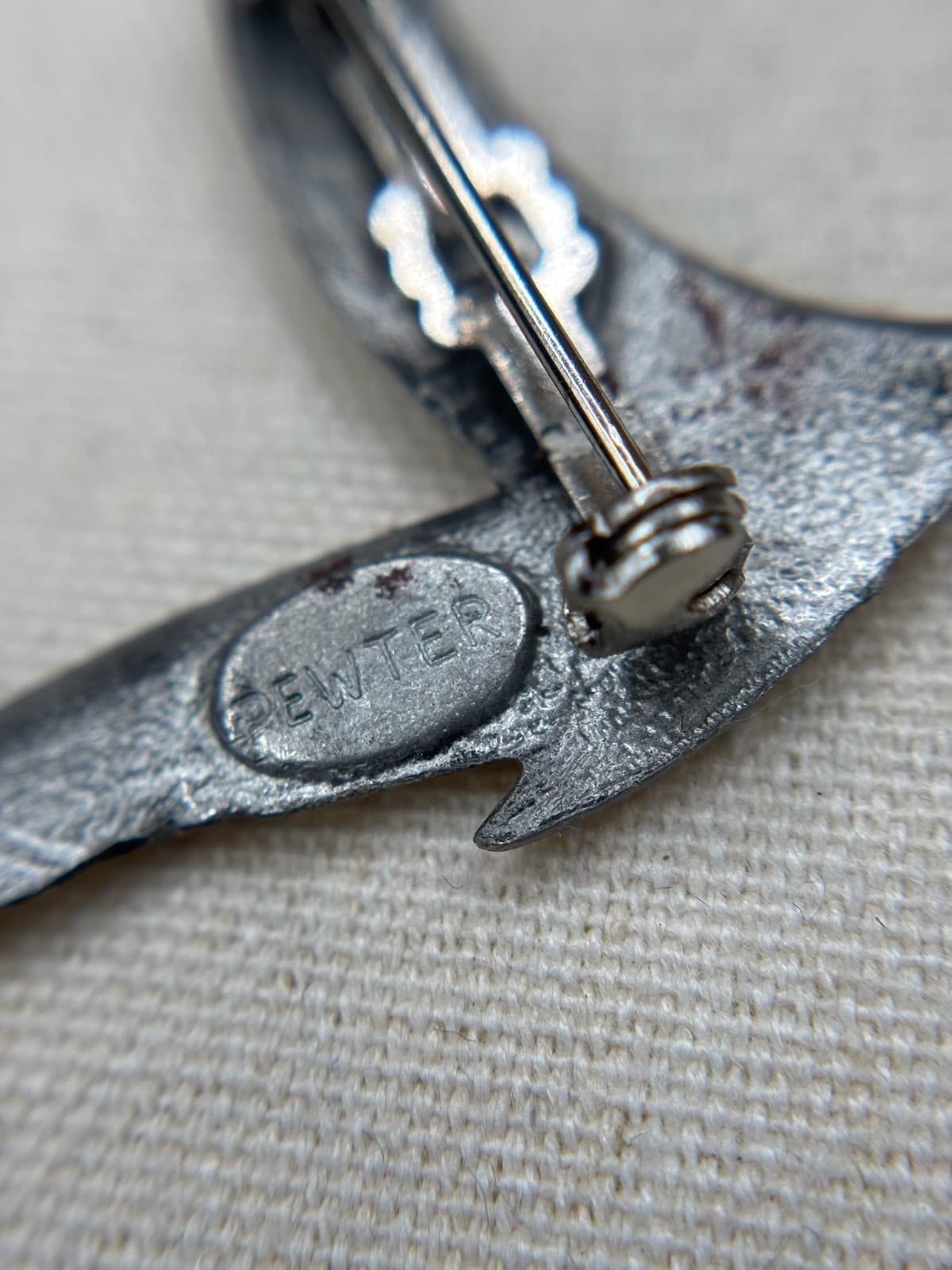 Vintage VTG Pewter Brooch Pin Modern Abstract Scythe Crescent Wave Unsigned - Thumbnail 3