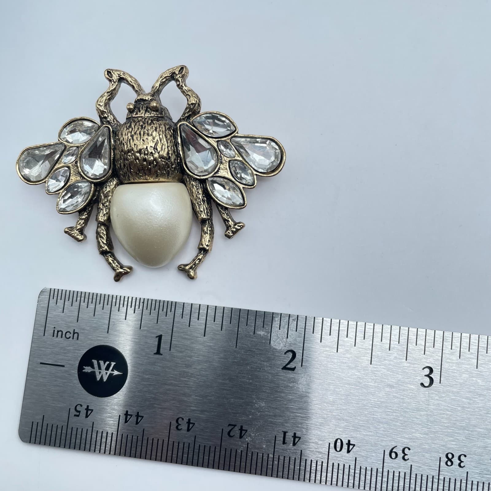 Gold-Tone Oxidize Metal Teardrop Rhinestone Mother Of Pearl Bee Brooch - Thumbnail 2