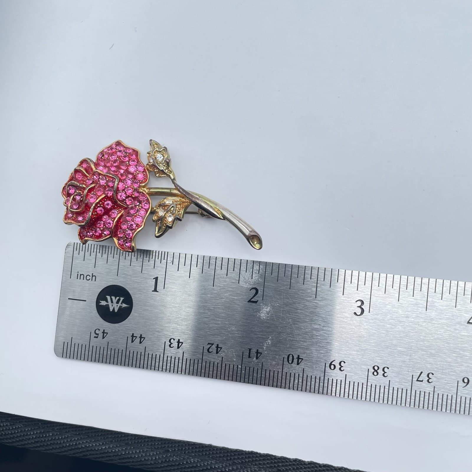 Vintage Gold-Tone Pink Pavé Rhinestone Bold Rose Flower Figural Brooch Pin - Thumbnail 2