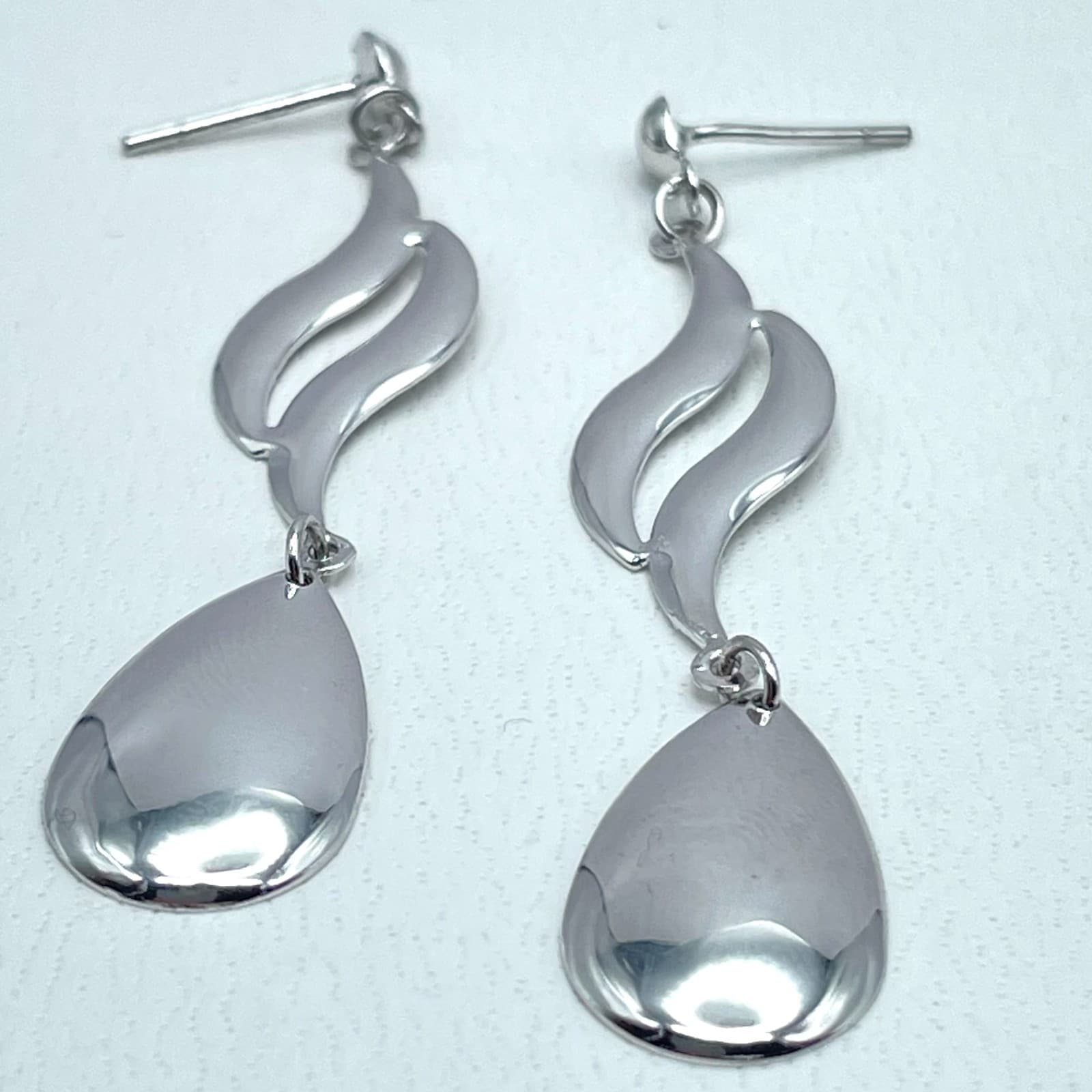 Bohemian Silver-Tone Classic Metal Teardrop Twist Drop Dangle Post Back Earrings - Thumbnail 3